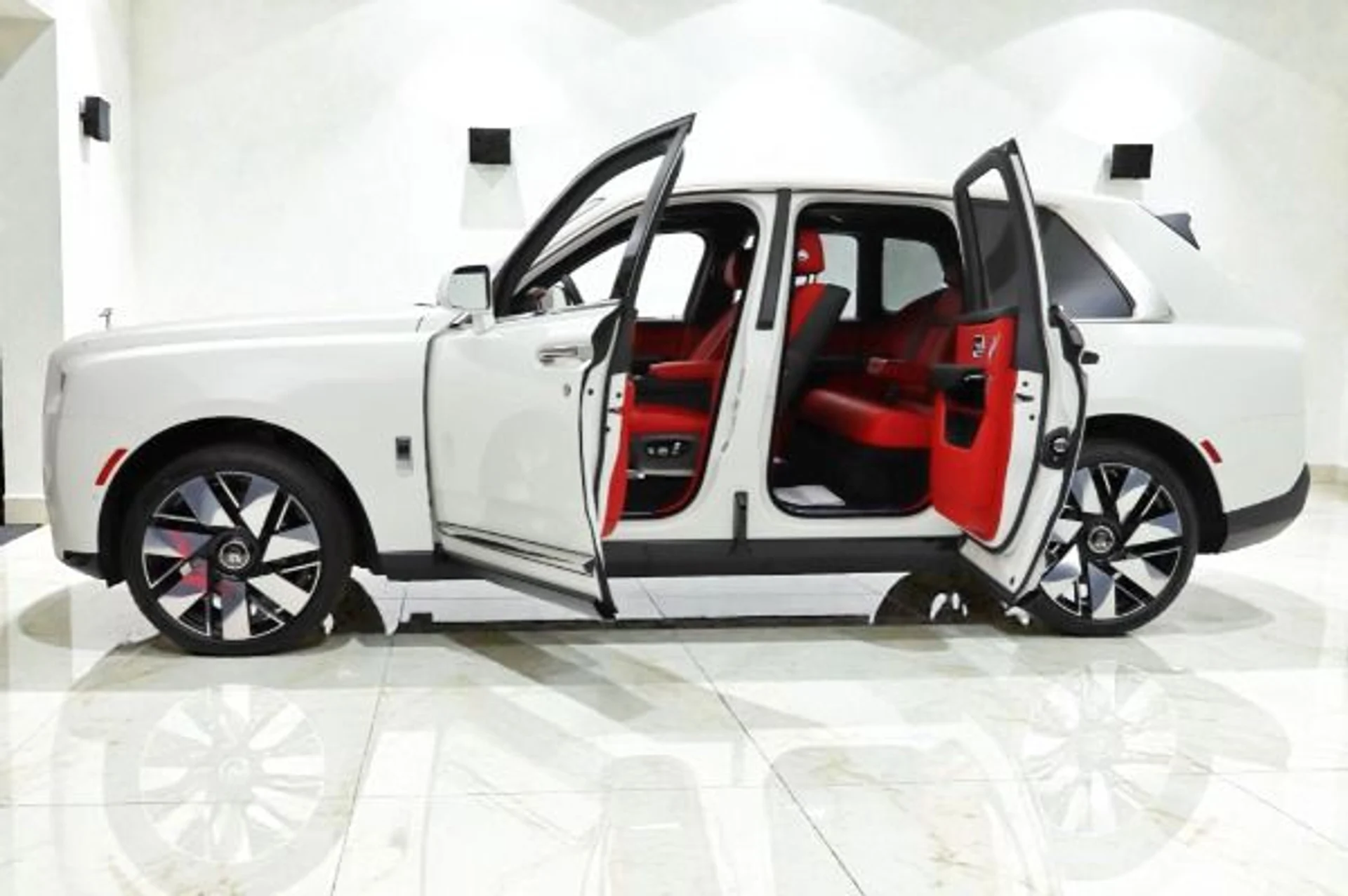 mph002_2423608252_New_2026_Rolls_Royce_Cullinan_502fc3e6d4