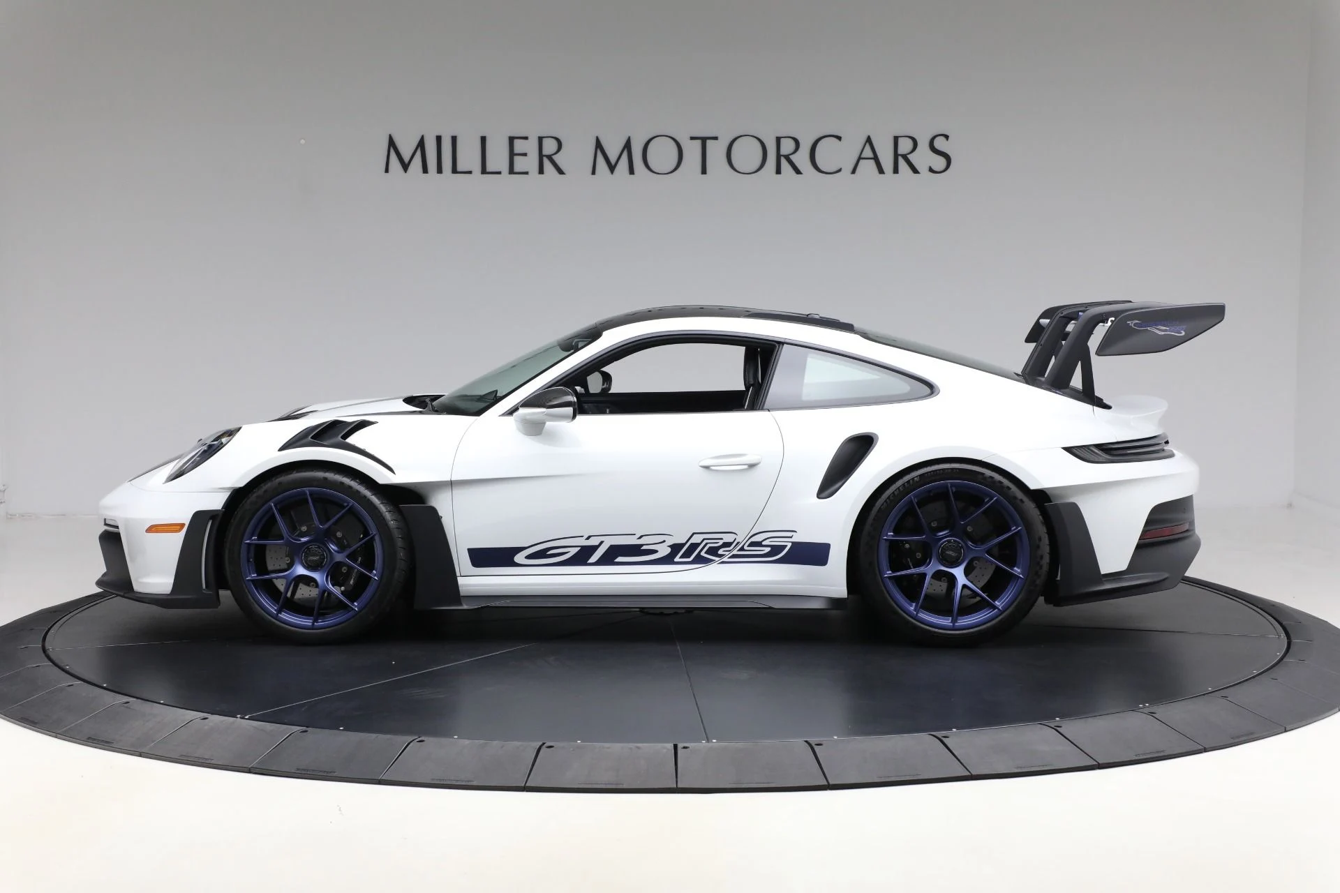 mph002_2425863361_Used_2025_Porsche_911_GT_3_RS_1762987246_331a1c486b