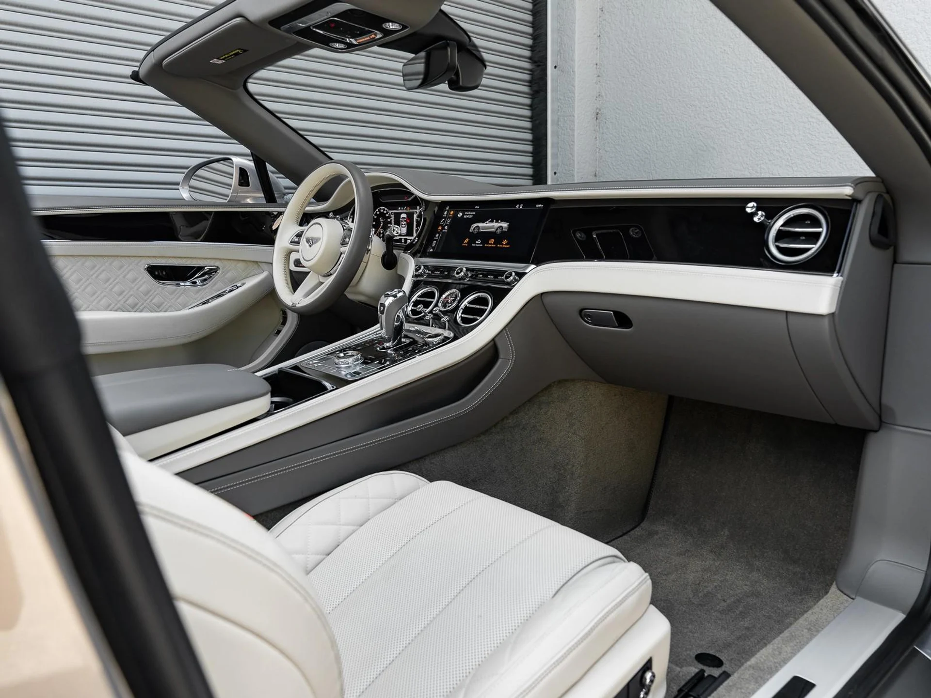 mph002_2426016766_Used_2022_Bentley_Continental_GT_V8_1771851985_6aeb8b8c0a