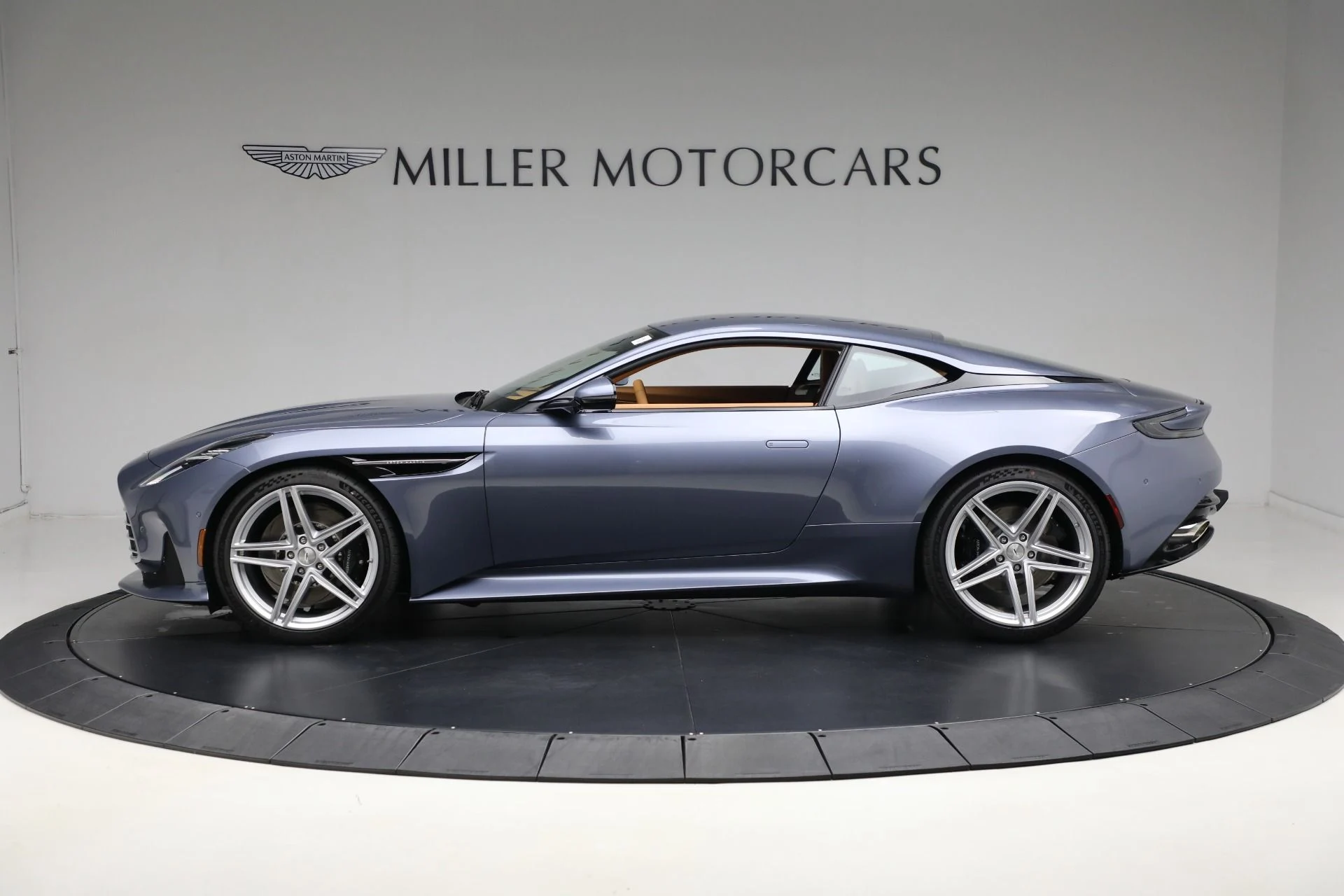 mph002_2432586054_New_2025_Aston_Martin_DB_12_V8_91bba435ff