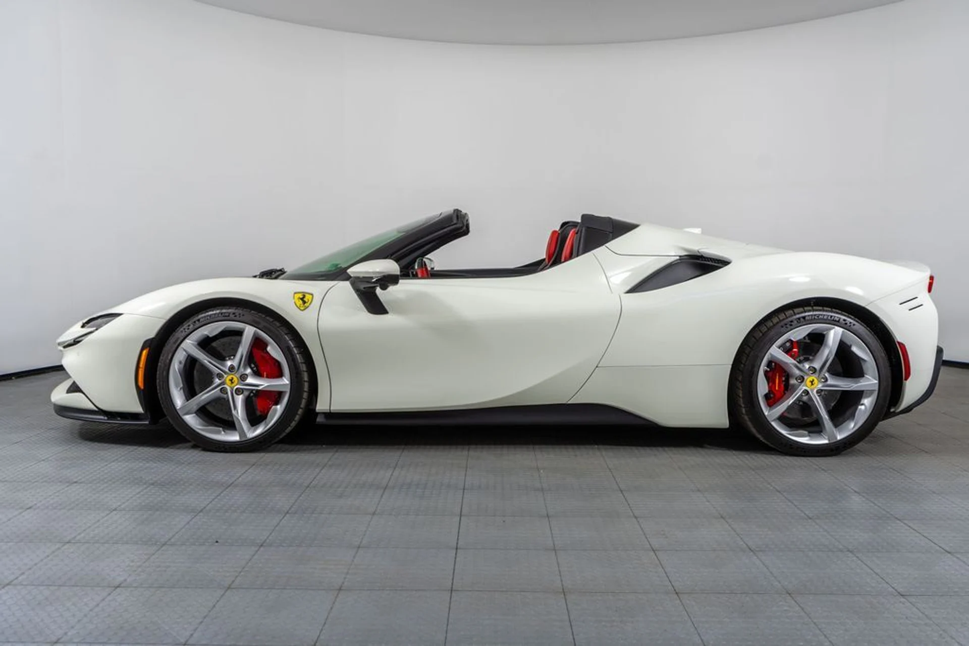 mph002_2449387887_cd9f5a75_ac89_48c5_9c70_fedbd9a121f8_a63463ad39