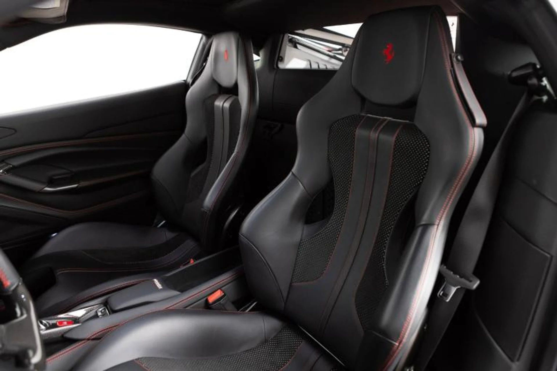 mph002_2451689844_Used_2020_Ferrari_F8_Tributo_1773415010_203cb0b997