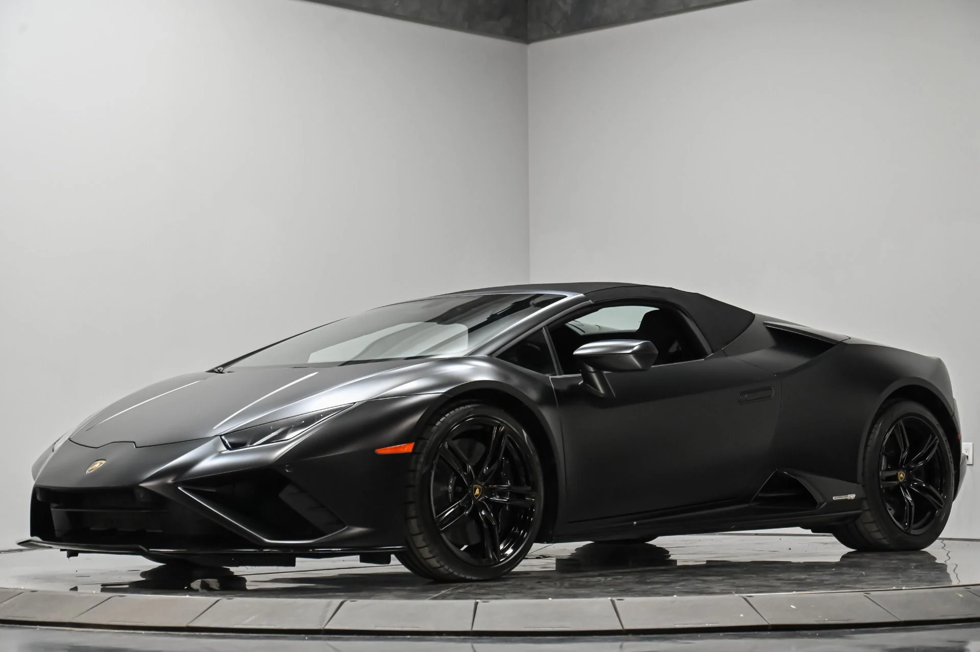 mph002_2459199156_Used_2021_Lamborghini_Huracan_EVO_Base_1754943385_a8ebea1be4