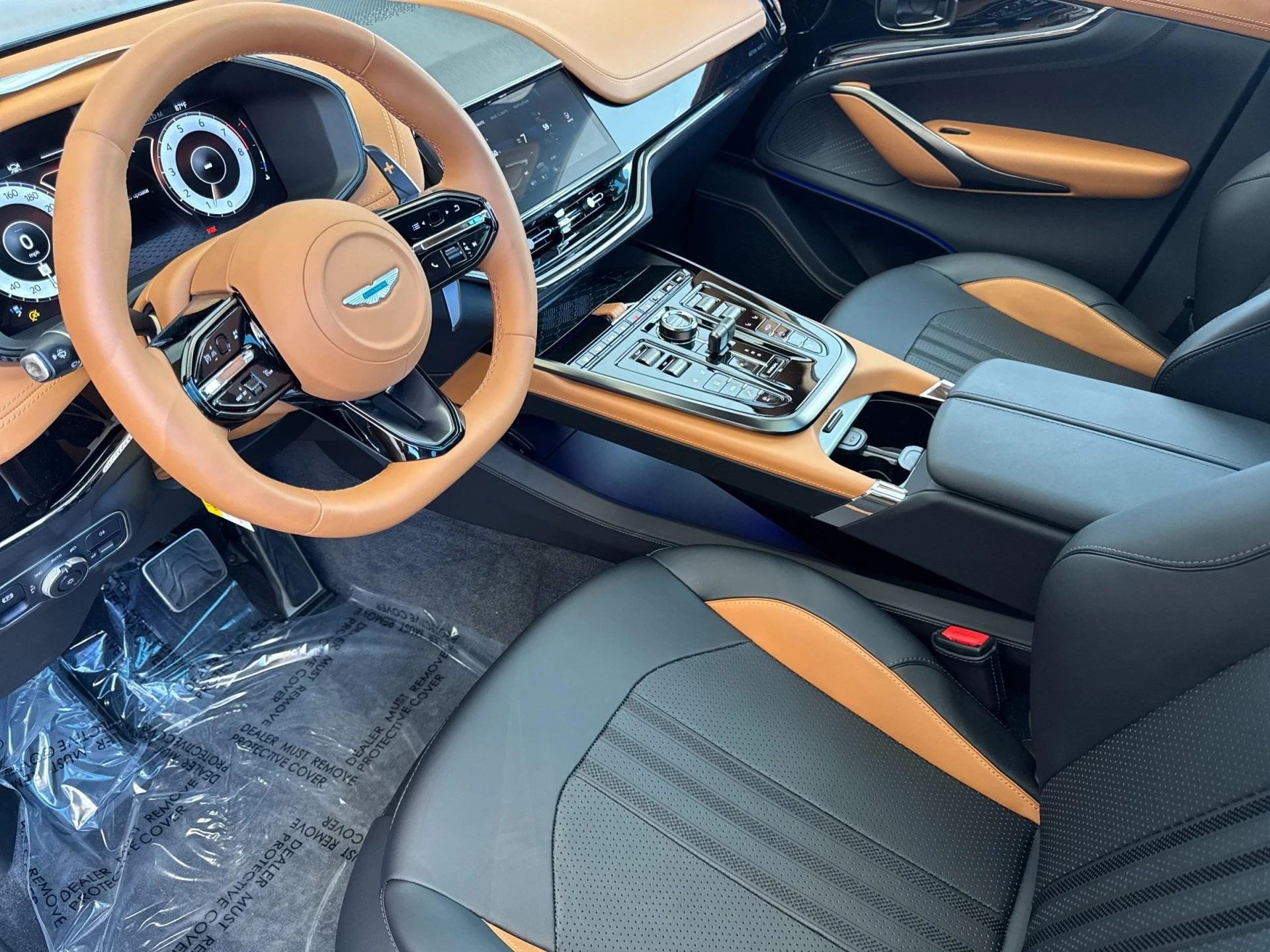 mph002_2468788108_New_2025_Aston_Martin_DBX_707_1754468402_e422e8dcf8