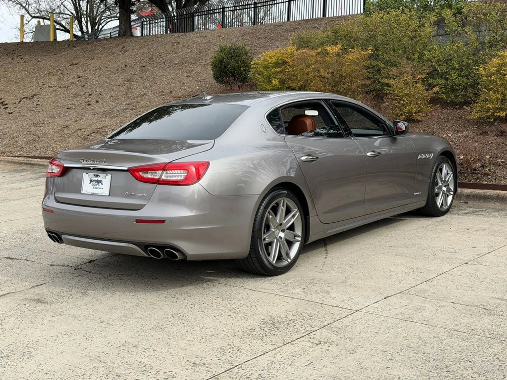 mph002_2470356368_c3aa610313ab441aaf042631d50cf730_123375983f