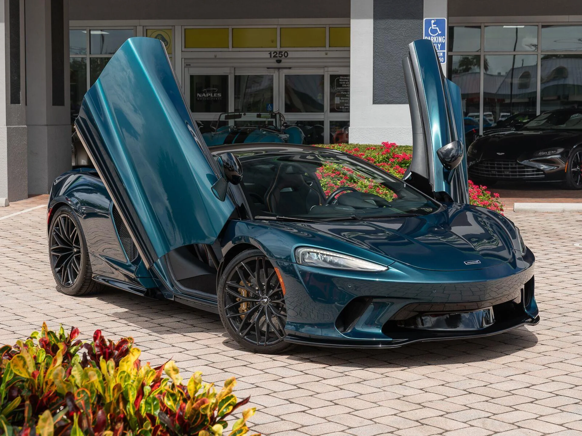 mph002_2471762903_Used_2023_Mc_Laren_GT_Coupe_1784041245_97fb08c5cd