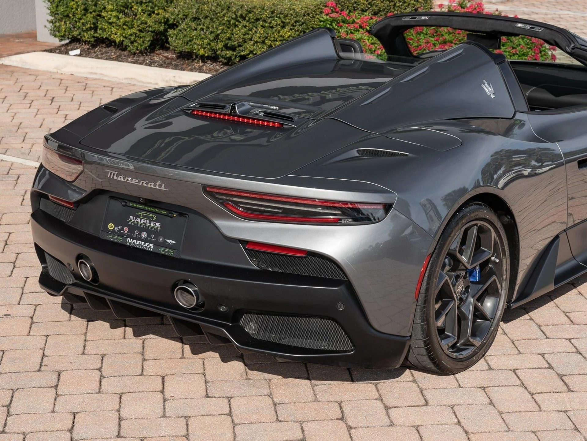 mph002_2472714760_Used_2023_Maserati_MC_20_Cielo_1773864335_127c9ba467