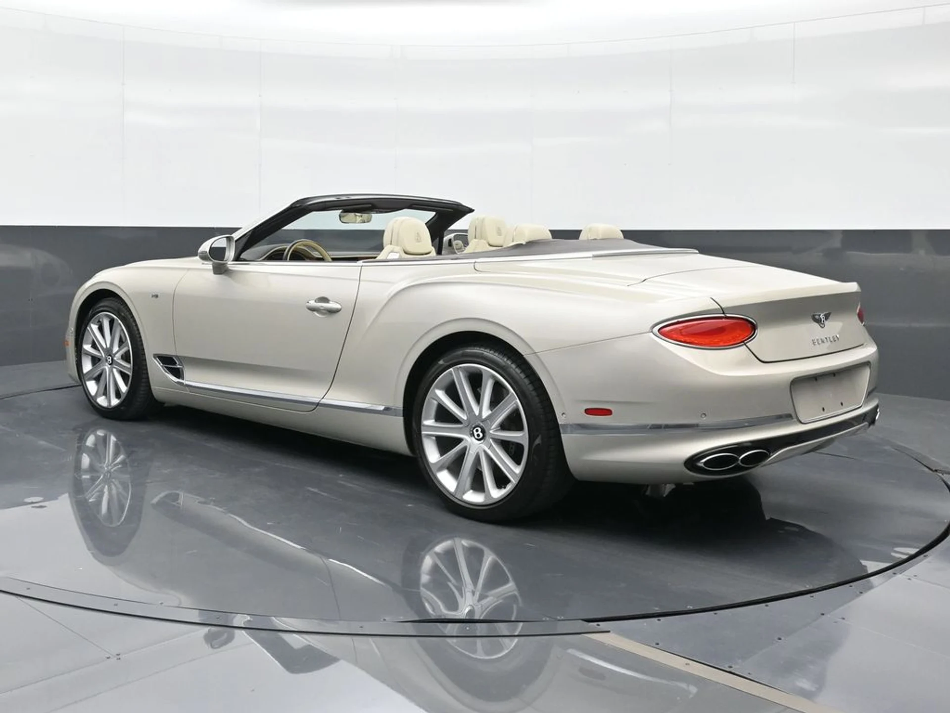 mph002_2479352677_588ca05740252fa15d9ed66e2a035220x_cef8f56e07