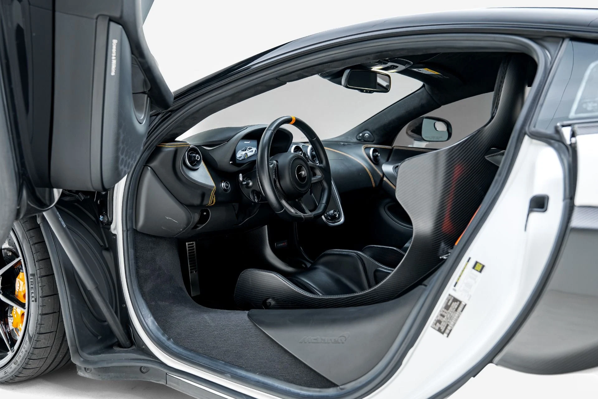 mph002_2486465809_Used_2019_Mc_Laren_600_LT_1787162388_6110bdbd37