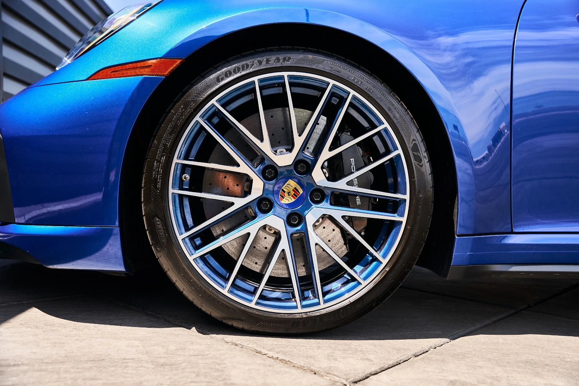 mph002_2505508876_Used_2025_Porsche_911_Turbo_S_1780446694_97b8c0959e