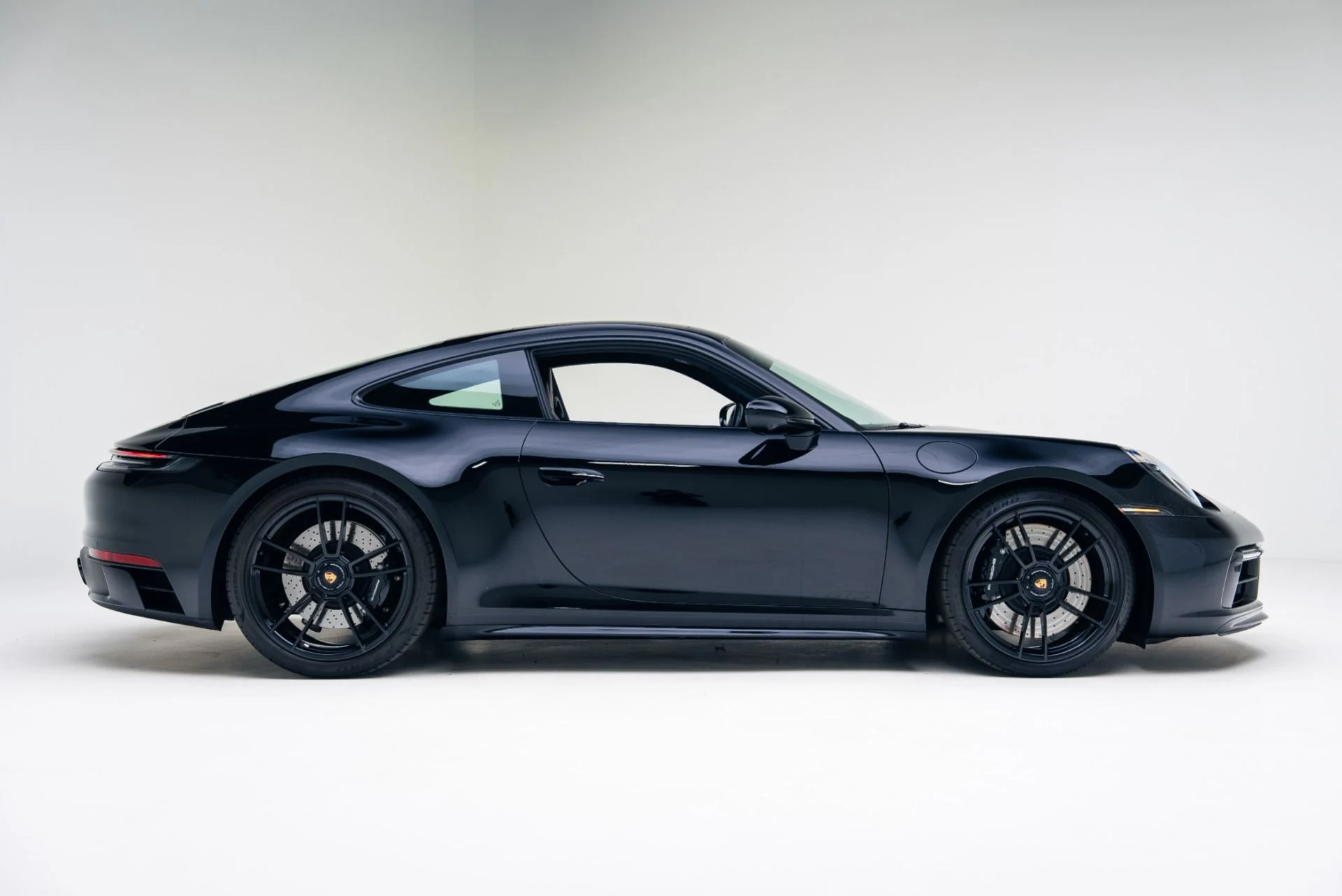 mph002_2512623982_Used_2024_Porsche_911_Carrera_GTS_1766089417_eb3d1824ea