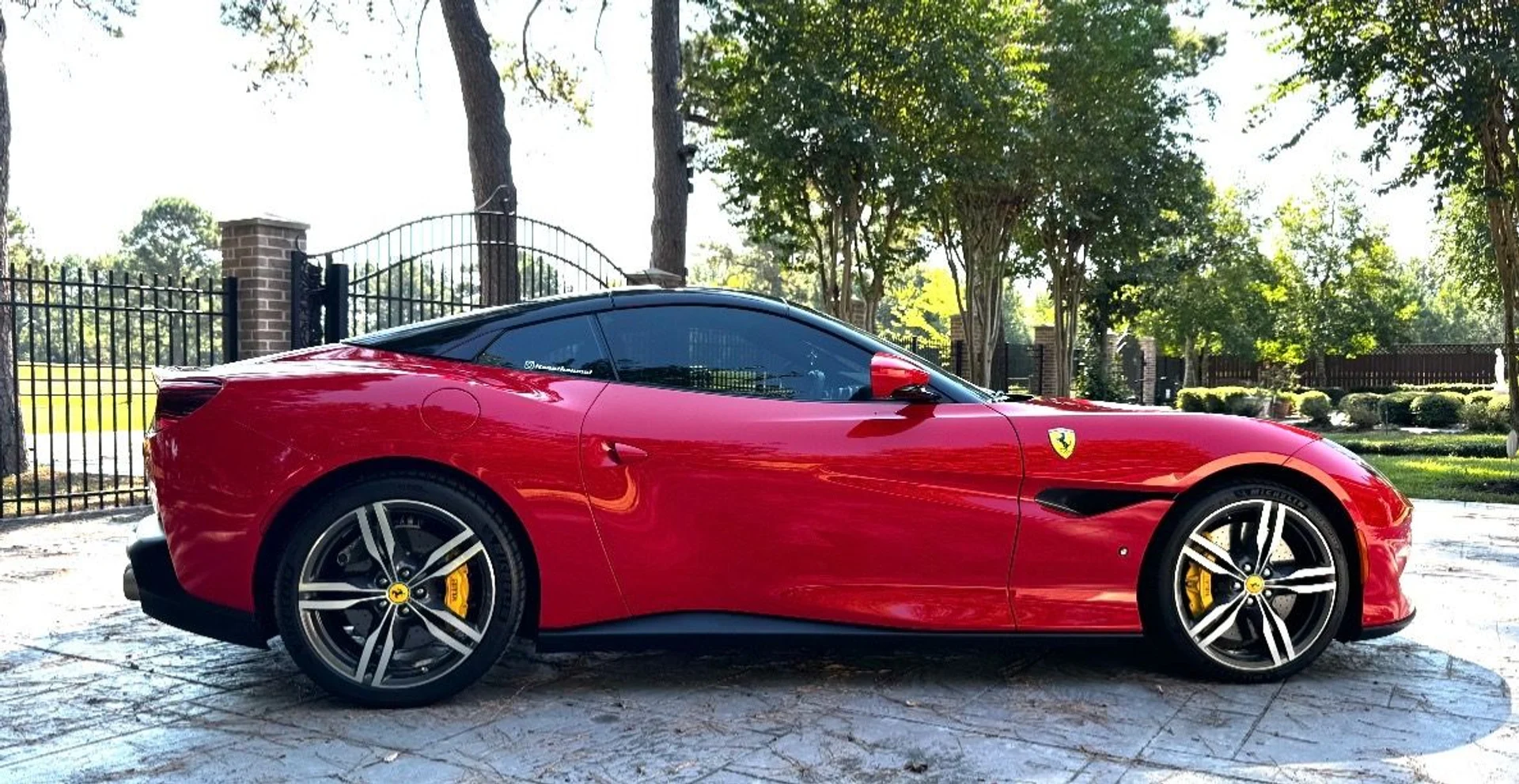 mph002_2513073755_Used_2019_Ferrari_Portofino_1760471442_0235ffc394