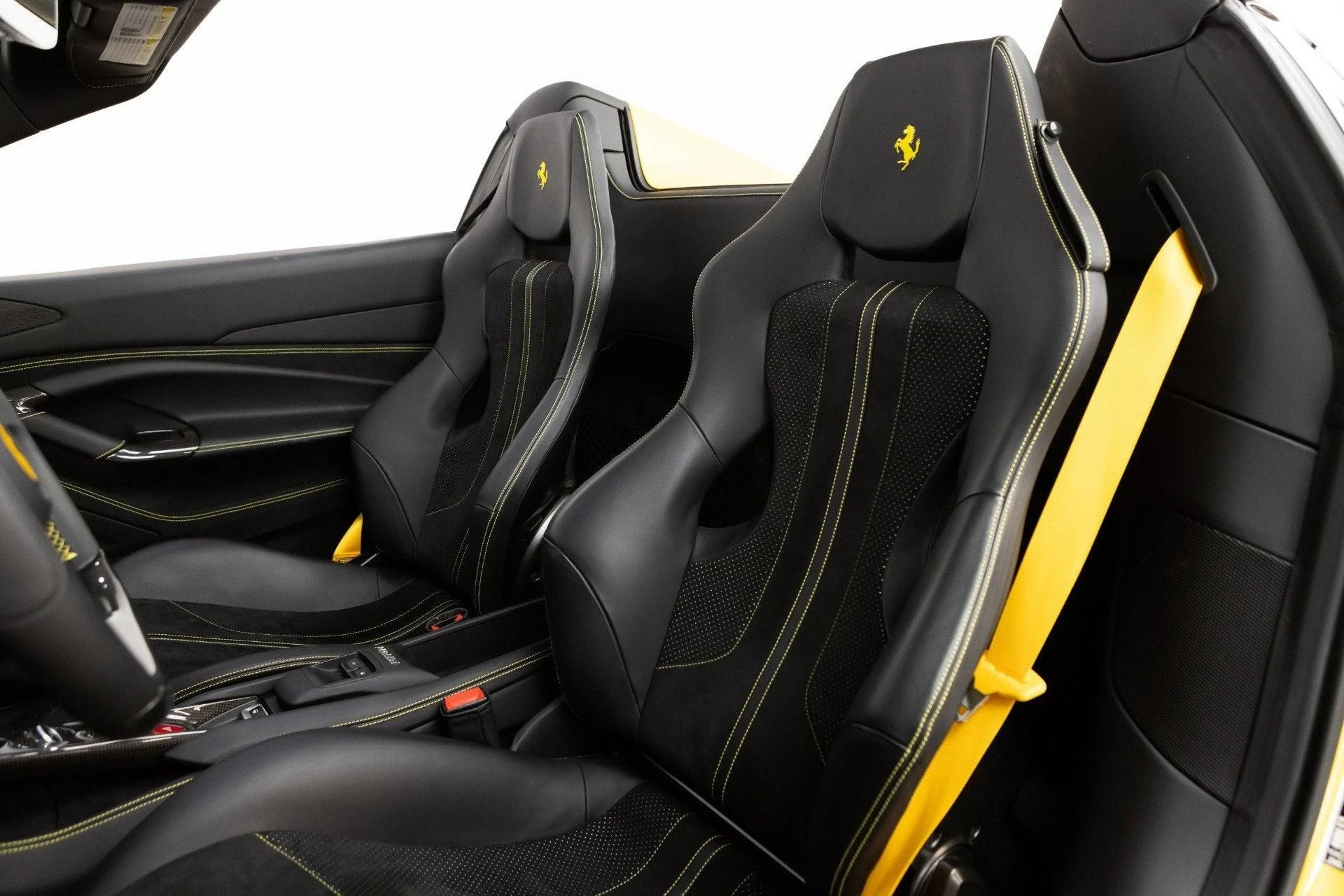 mph002_2515724333_Used_2021_Ferrari_F8_Spider_1778334386_20906d169d