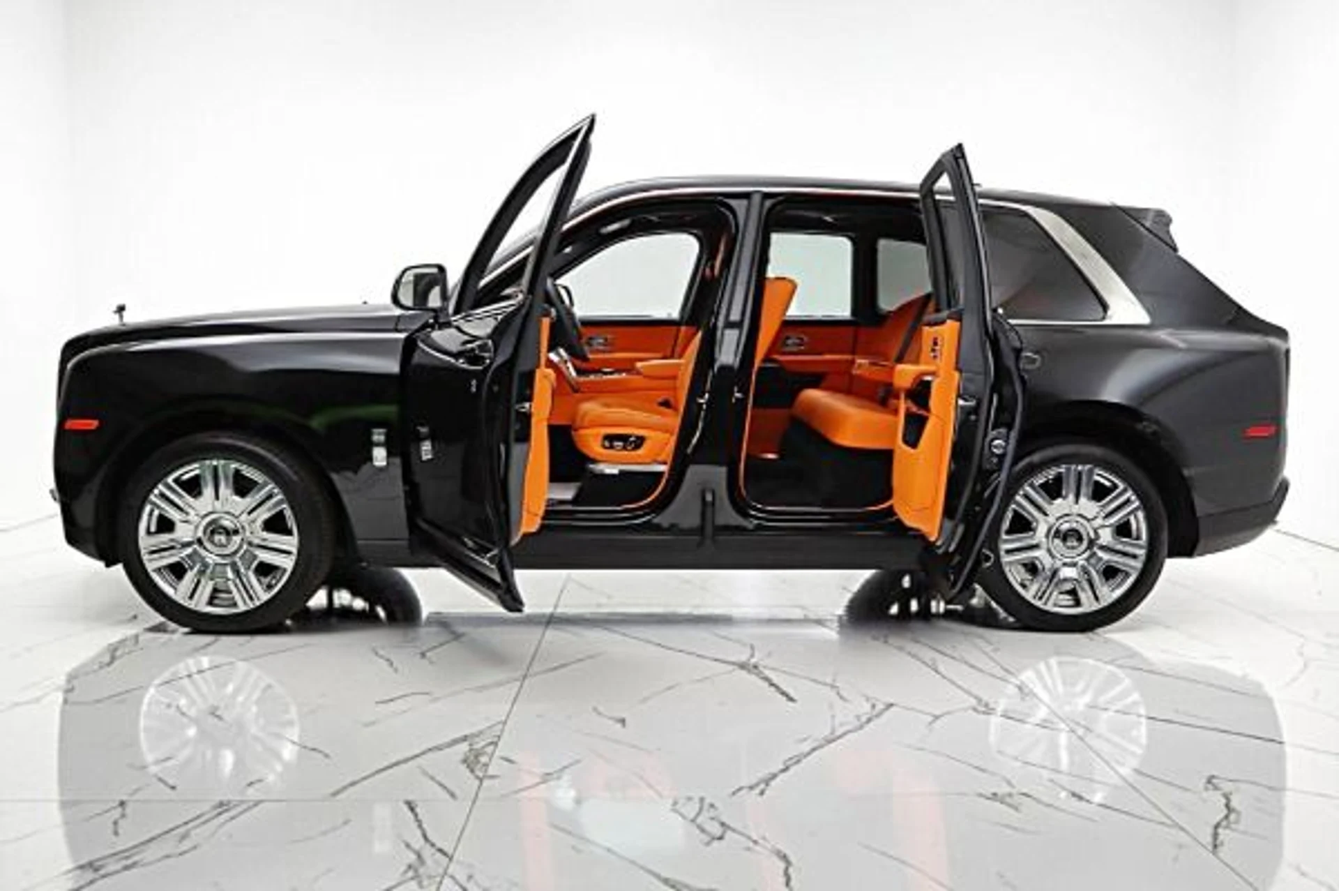 mph002_2517200565_Used_2022_Rolls_Royce_Cullinan_d772104a49