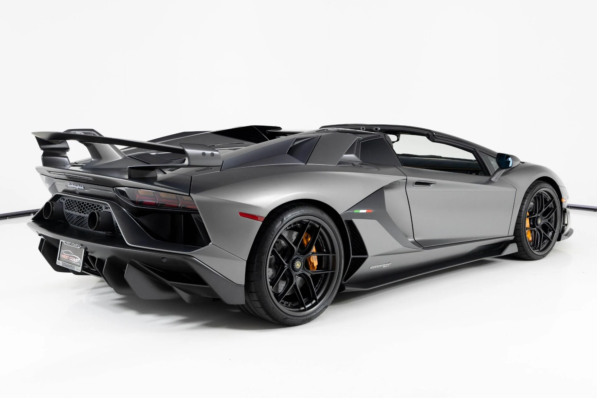 mph002_2518072069_Used_2020_Lamborghini_Aventador_SVJ_1768952736_2ad47866cb