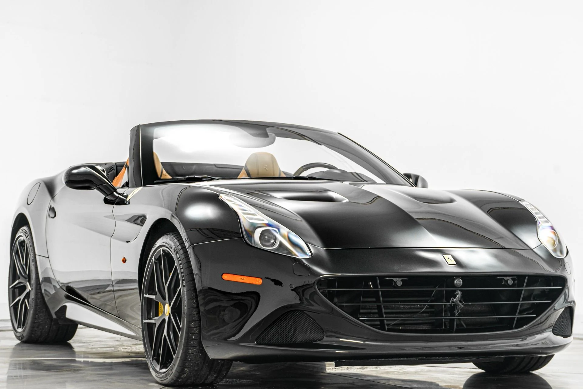 mph002_2526694418_Used_2015_Ferrari_California_T_1772230011_10949f0d50