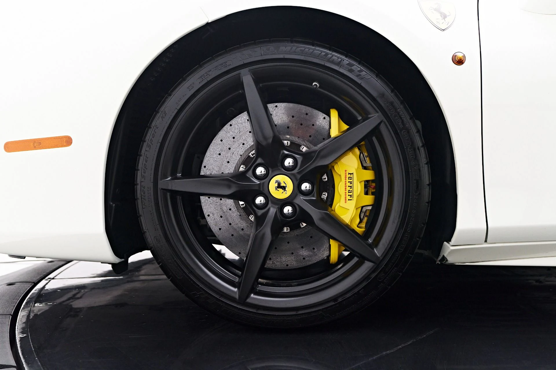 mph002_2536159017_Used_2019_Ferrari_488_Spider_Base_1748546084_d6557c567f
