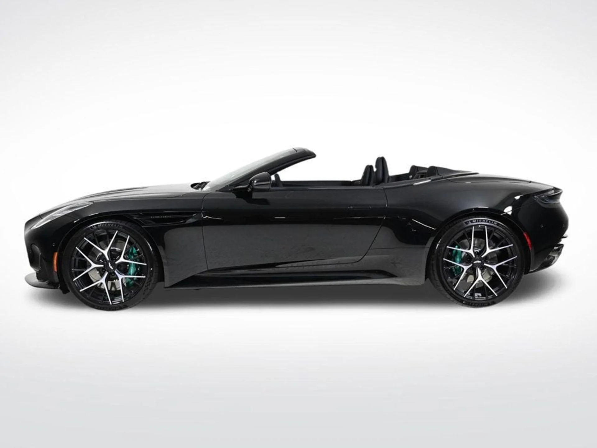 mph002_2539881142_new_2026_aston_martin_db12_volante_11350_22900946_2_1024_a9cc5245b8