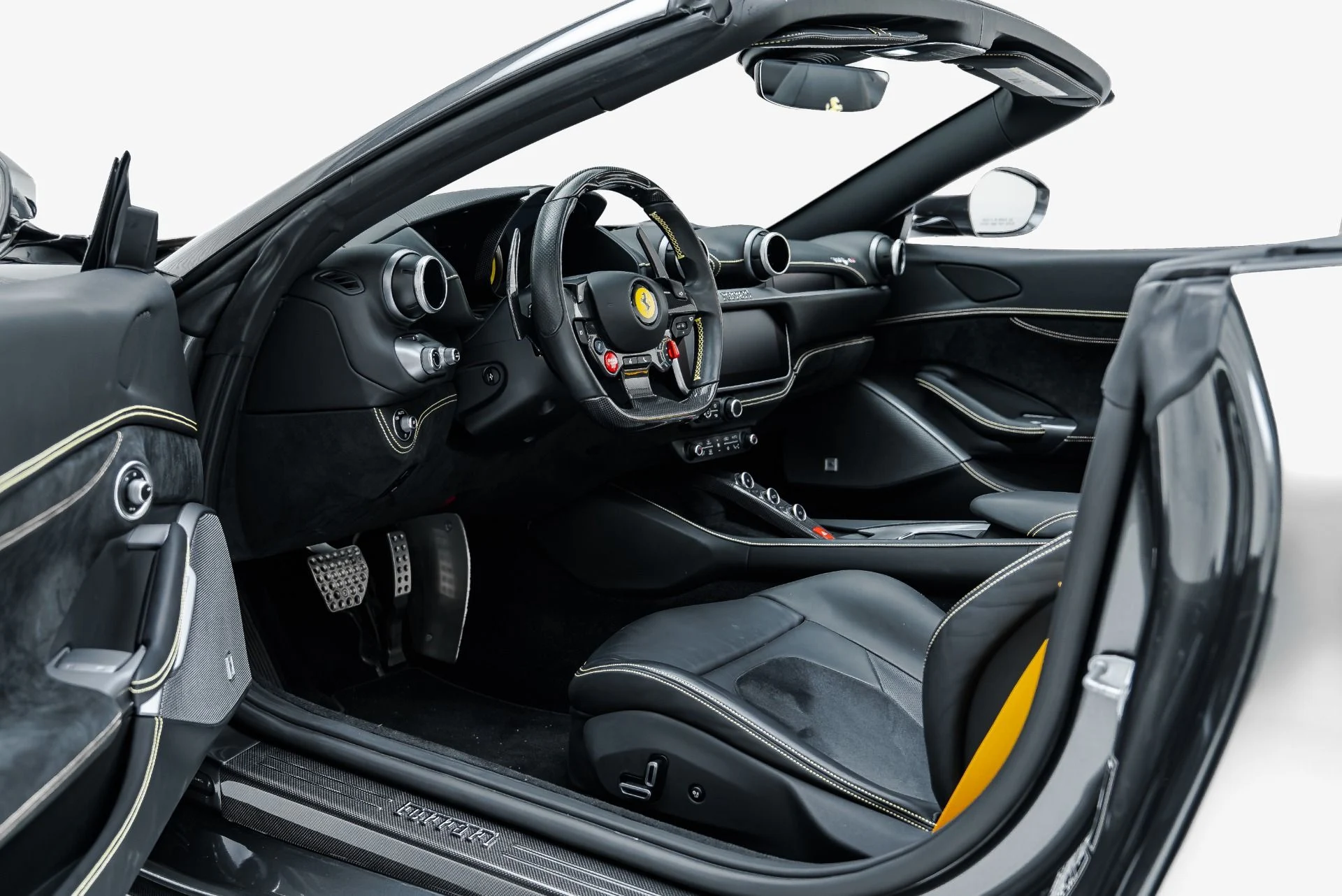 mph002_2541075575_Used_2023_Ferrari_Portofino_M_1792006298_66357f70ca