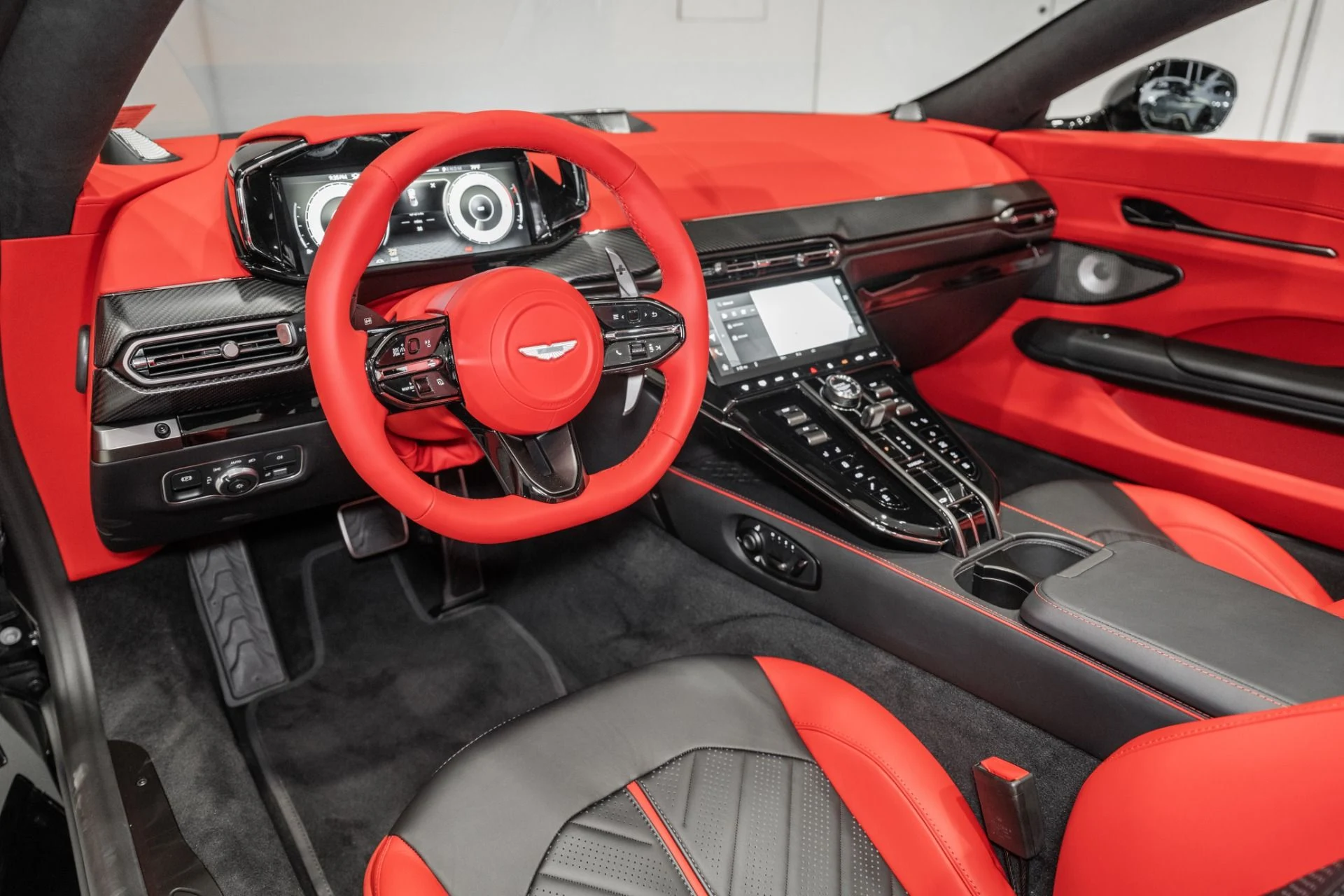 mph002_2542294521_New_2026_Aston_Martin_Vantage_S_Roadster_1781710661_8e43806f8f