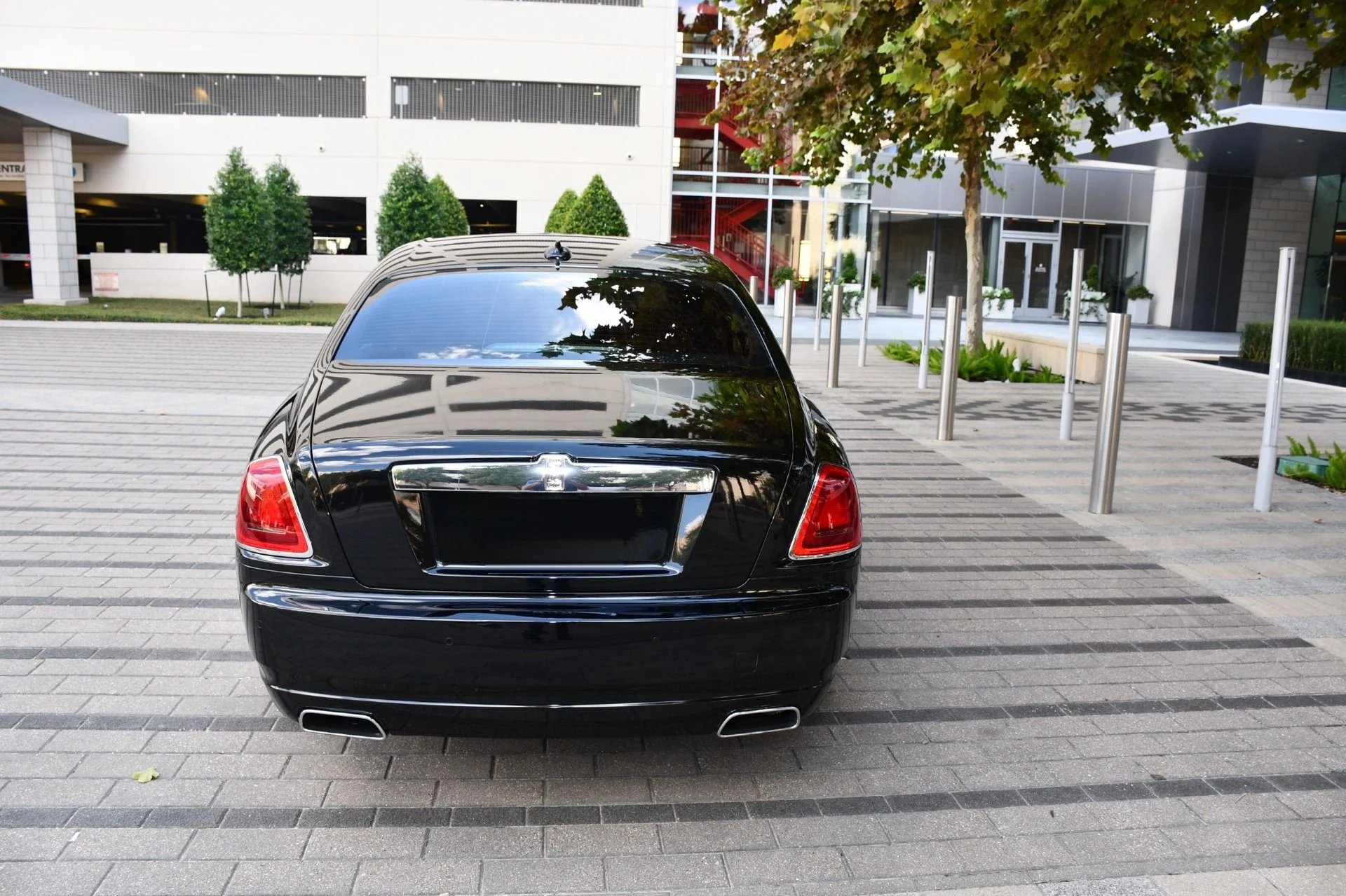 mph002_2546178442_Used_2015_Rolls_Royce_Ghost_1791934299_6ea76bb6e2