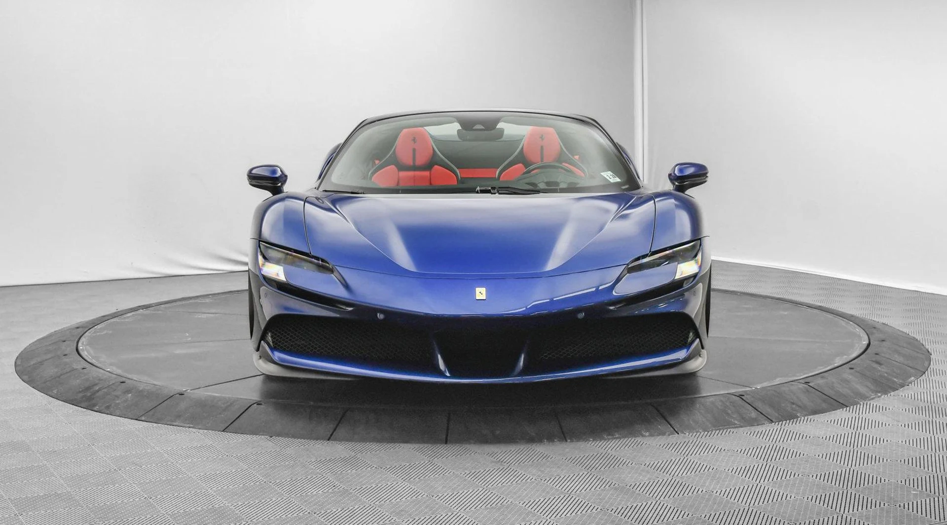 mph002_2564040458_Used_2023_Ferrari_SF_90_Spider_1740041865_b8bdc9d124