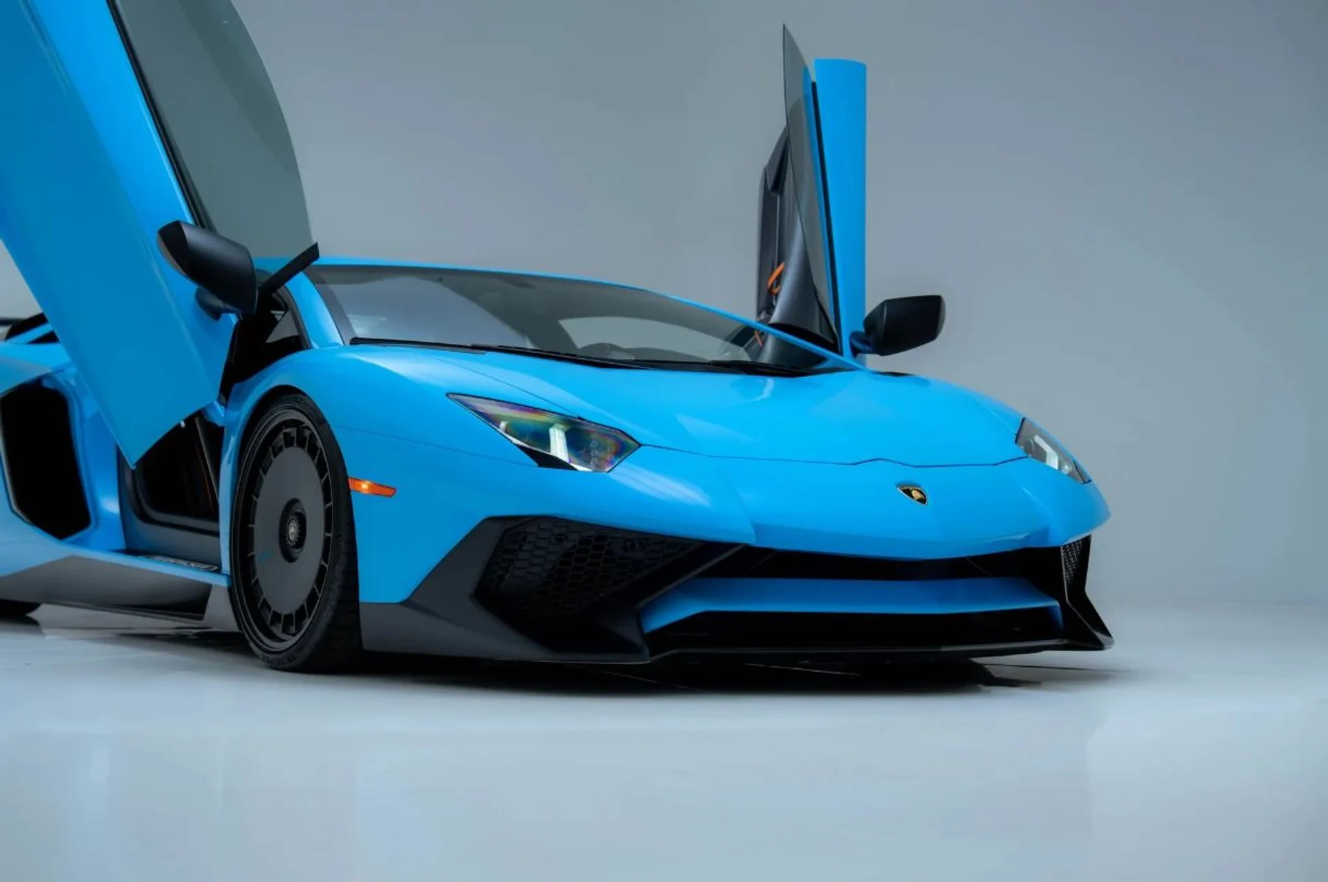 mph002_260166777_Used_2017_Lamborghini_Aventador_SV_1786551969_15dc710400