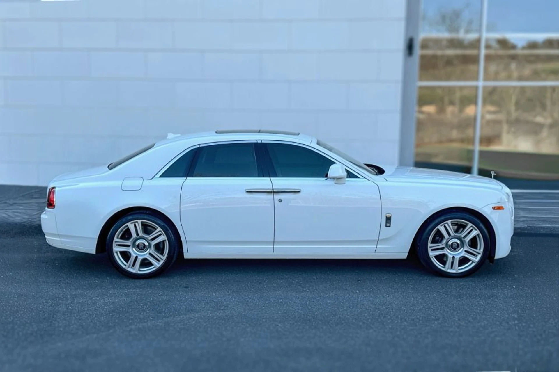 mph002_2604000948_Used_2016_Rolls_Royce_Ghost_1768387750_67f2222a98