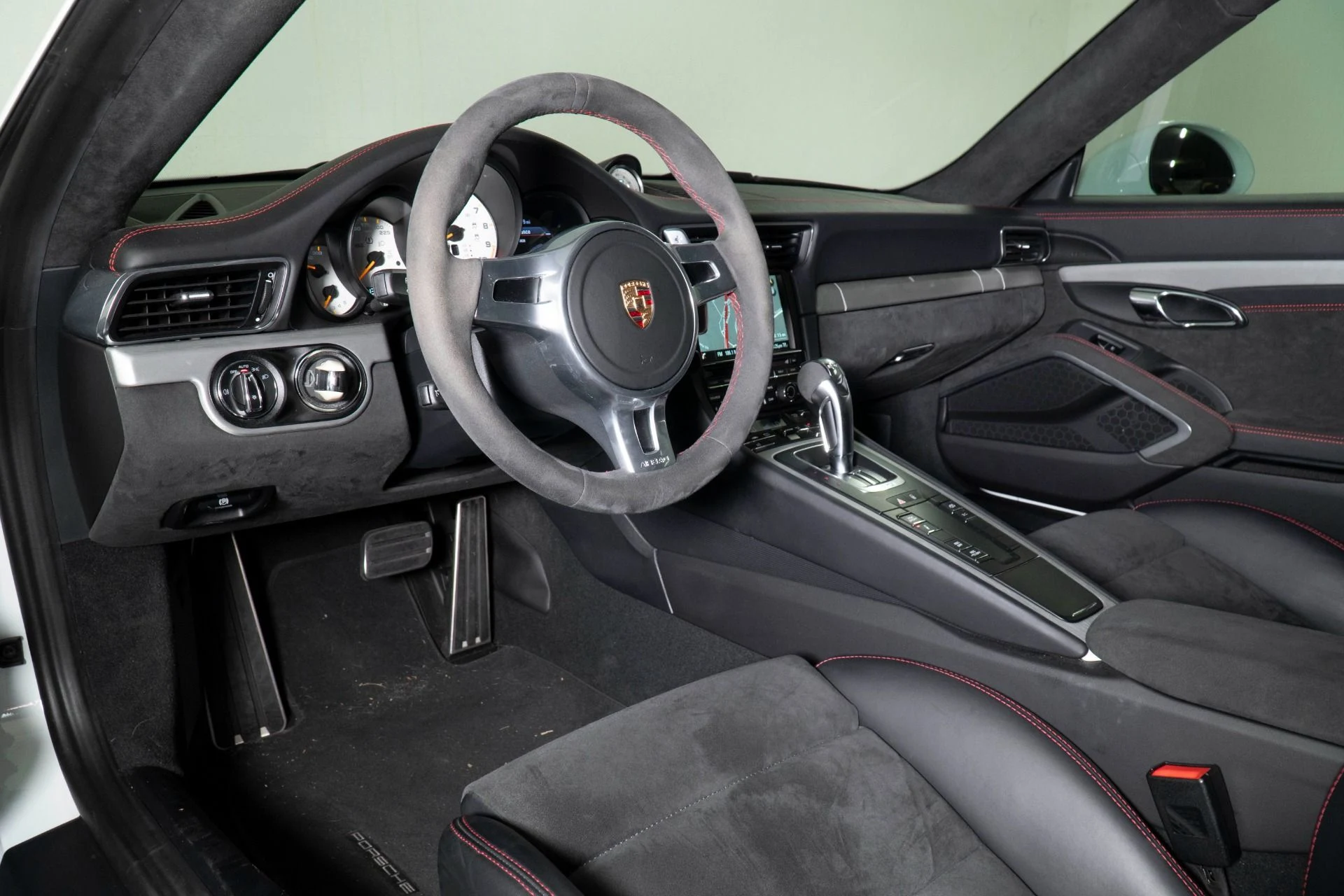 mph002_2605088831_Used_2015_Porsche_911_GT_3_1777044815_89c9b78425