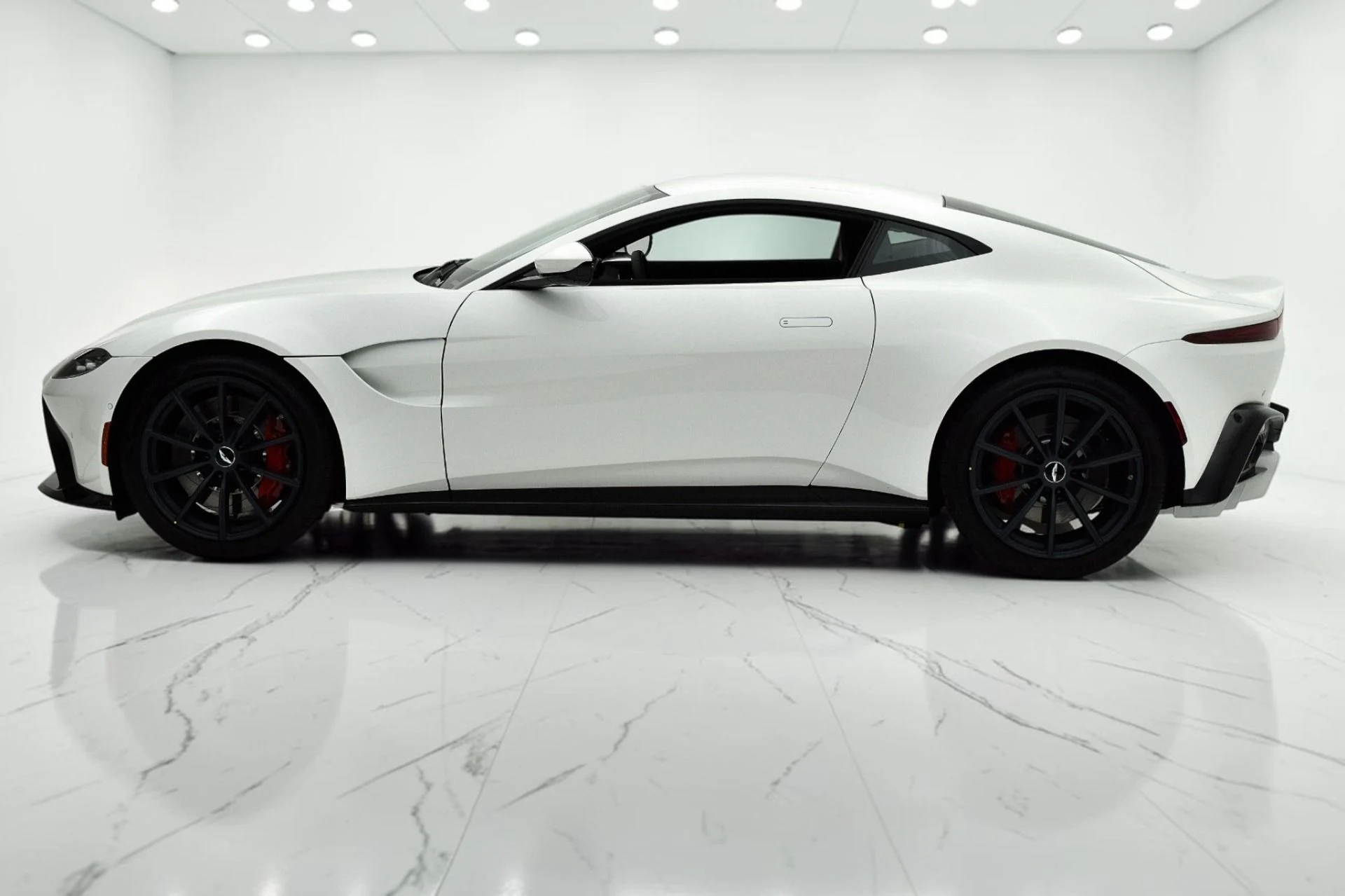 mph002_2609738036_Used_2020_Aston_Martin_Vantage_Coupe_6f146c7f18