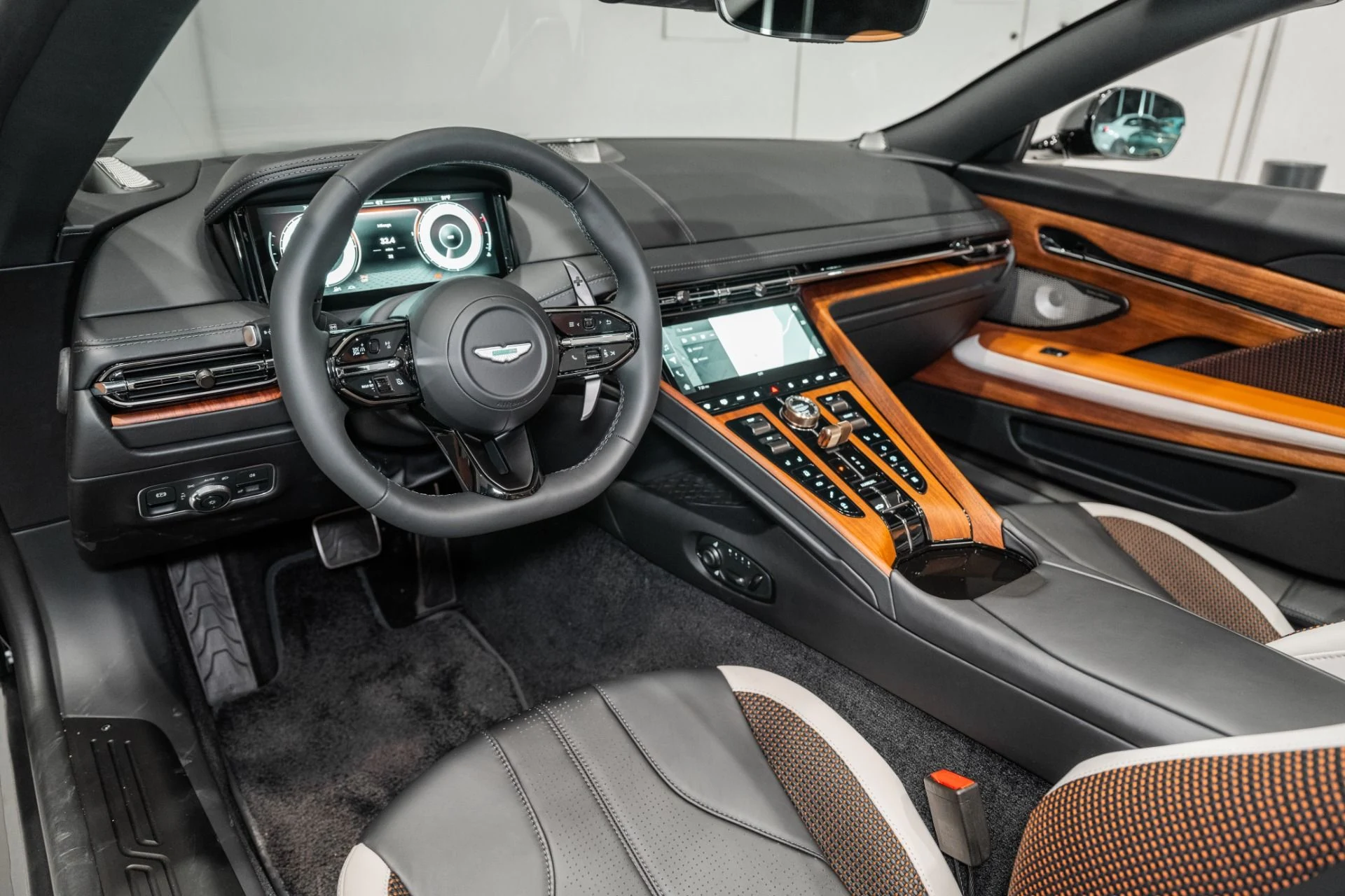 mph002_2609848110_New_2026_Aston_Martin_DB_12_Volante_1772211091_c2ccb66ba1