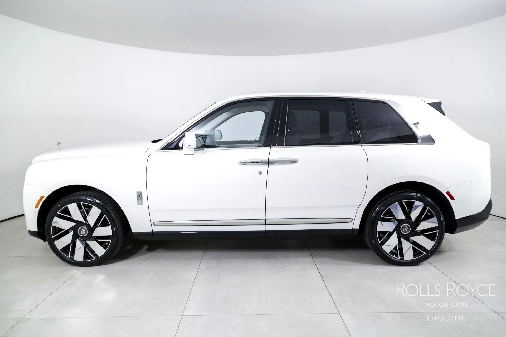 mph002_2633060151_Used_2025_Rolls_Royce_Cullinan_1745264127_9fde05194a