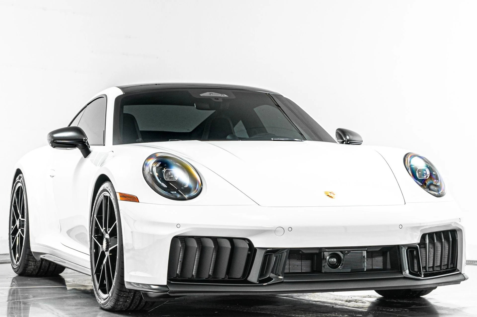 mph002_2633721669_Used_2026_Porsche_911_Carrera_4_GTS_Premium_Package_Gloss_Black_Exterior_Package_1786388126_ca38731dab