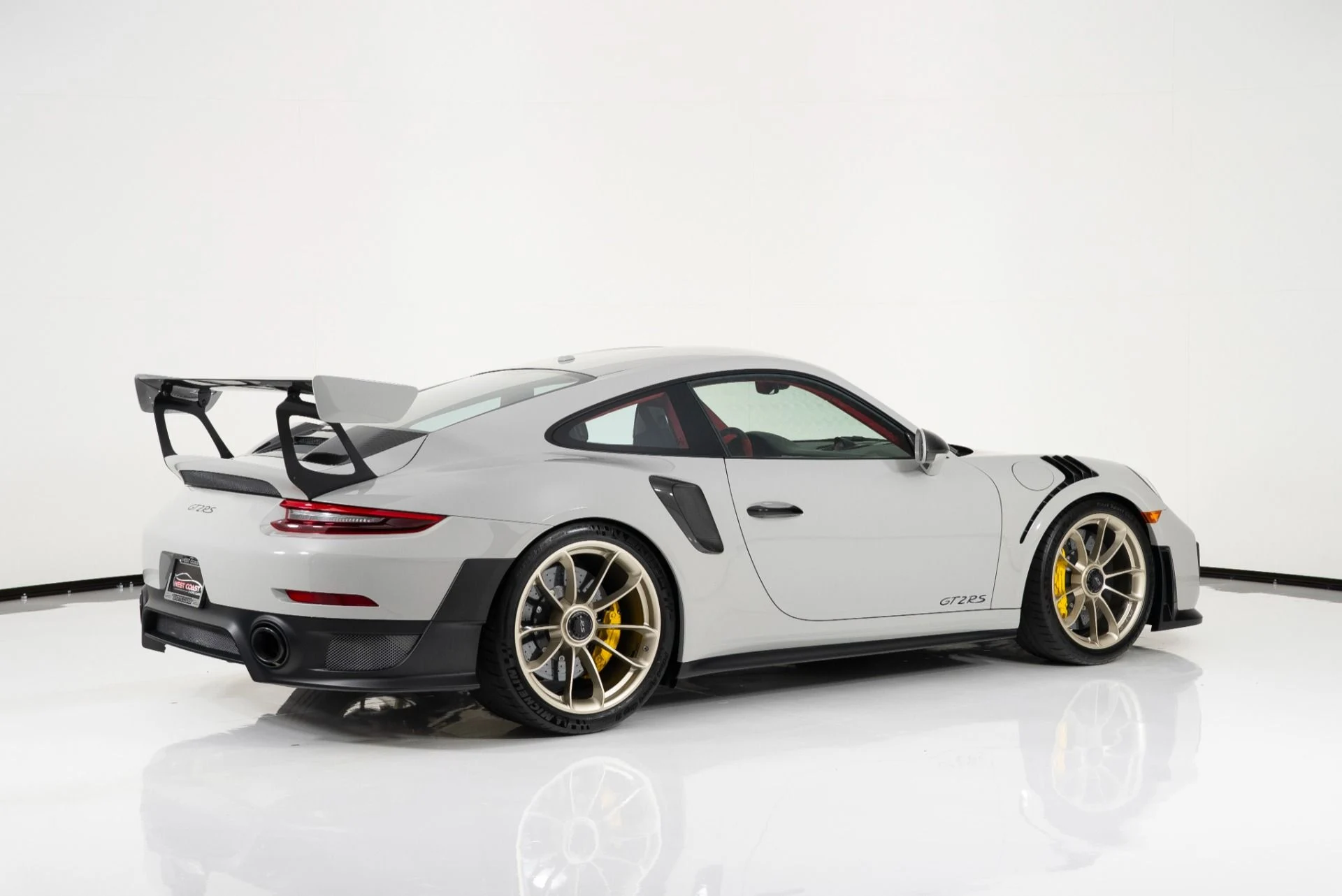 mph002_2642501472_Used_2018_Porsche_911_GT_2_RS_1756256413_29c2508e27