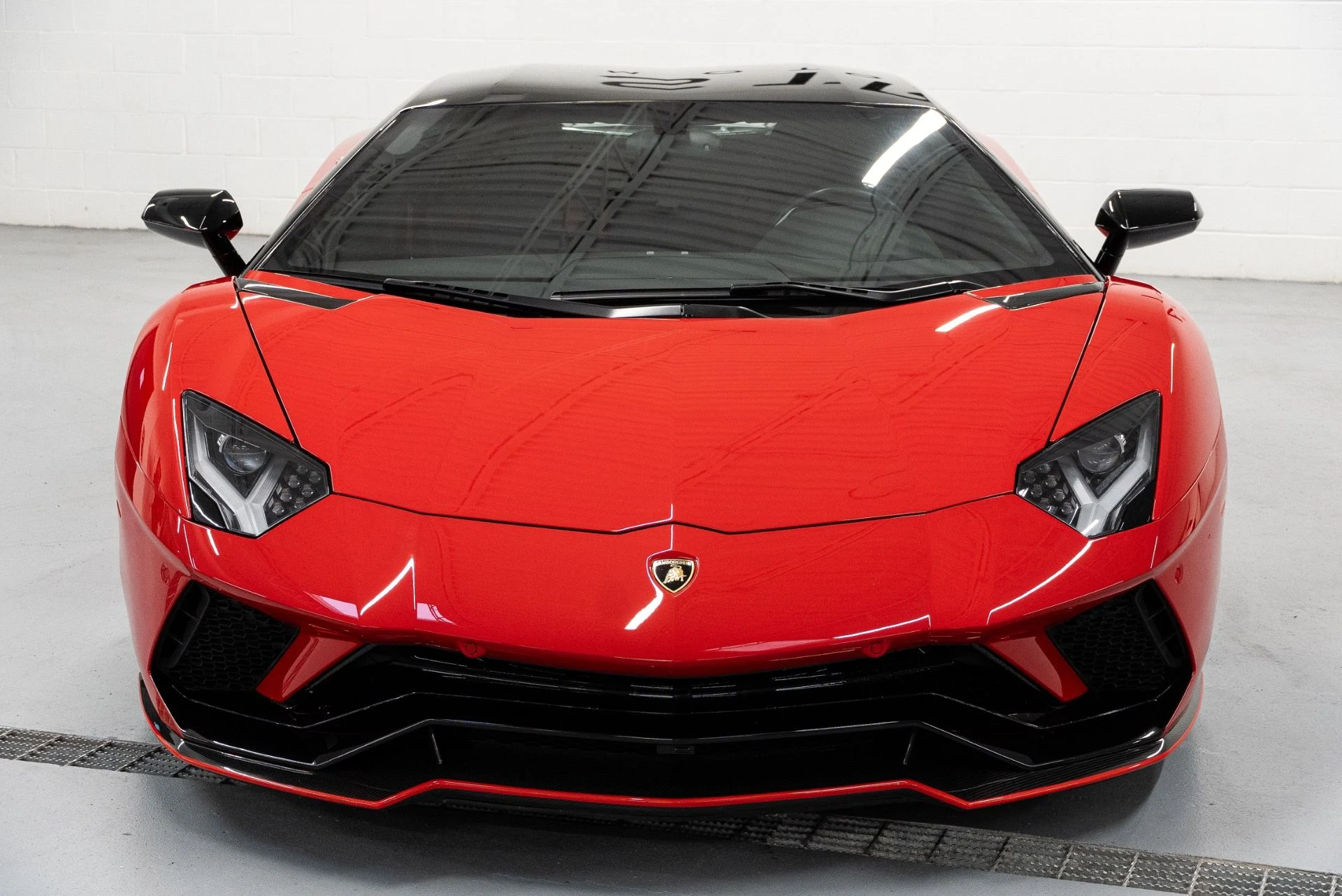 mph002_2643454720_Used_2018_Lamborghini_Aventador_LP_740_4_S_1772662889_5566a9b68b