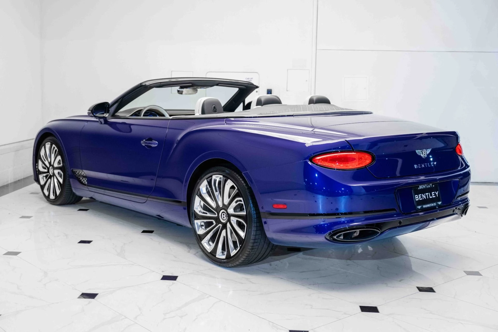 mph002_2648482209_New_2024_Bentley_Continental_GTC_Mulliner_W12_1718978175_0f2f434081