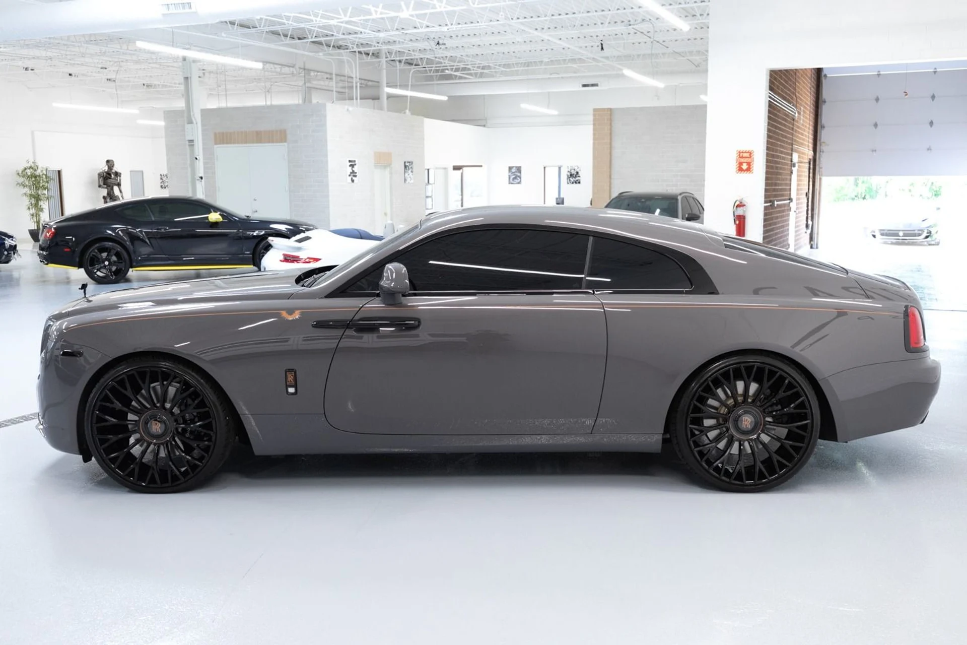 mph002_2651367768_Used_2018_Rolls_Royce_Wraith_Luminary_Collection_1708563018_108995df1e