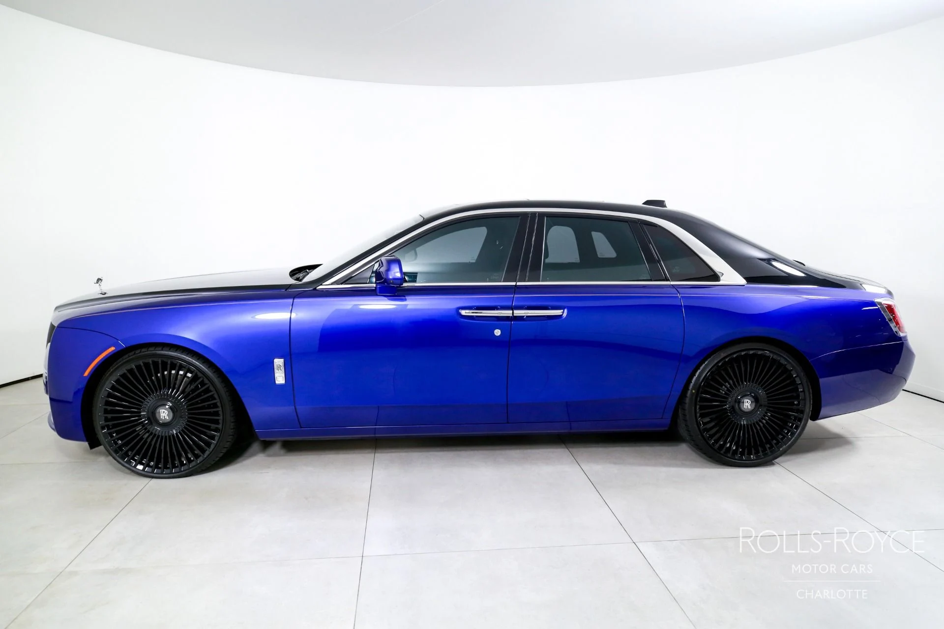 mph002_2657120273_Used_2022_Rolls_Royce_Ghost_1751579647_0ab3673b6b