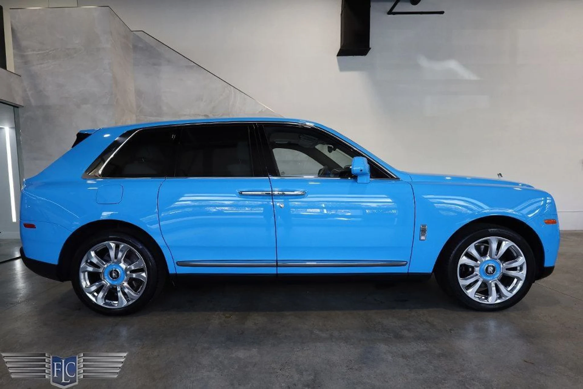 mph002_2657197322_used_2023_rolls_royce_cullinan_sportutility_9689_22851018_3_1024_484b332cfc
