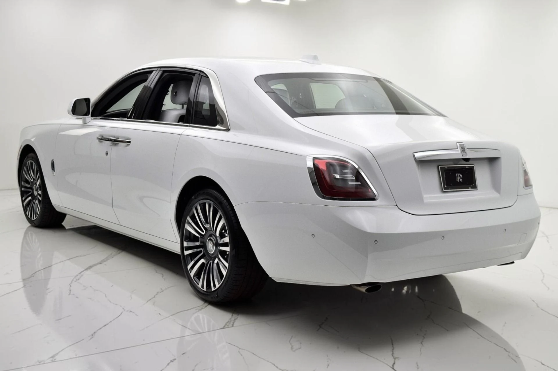 mph002_2657310289_Used_2021_Rolls_Royce_Ghost_3b10ad89fb