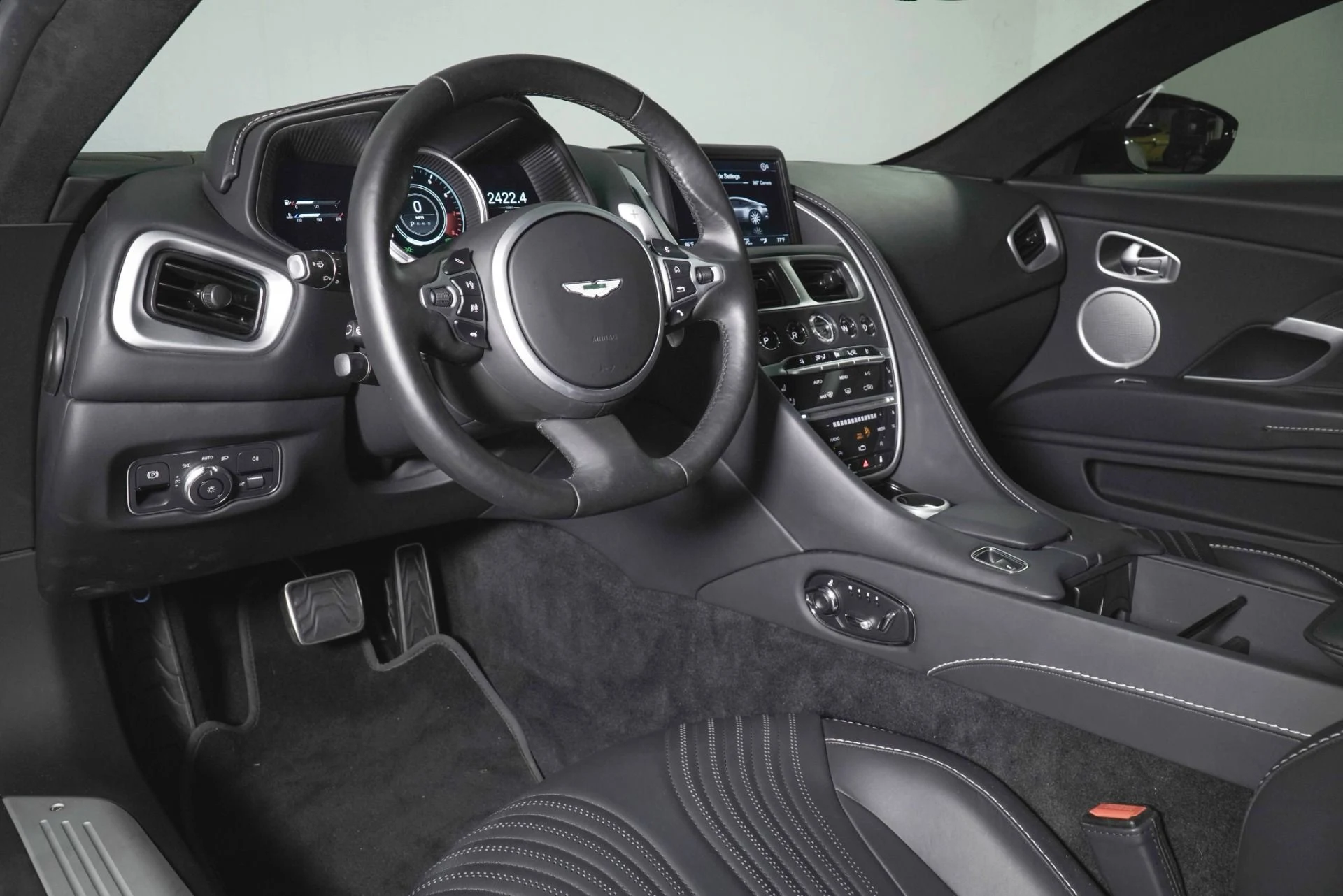 mph002_2664637956_Used_2023_Aston_Martin_DB_11_V8_1785747410_0e69193892