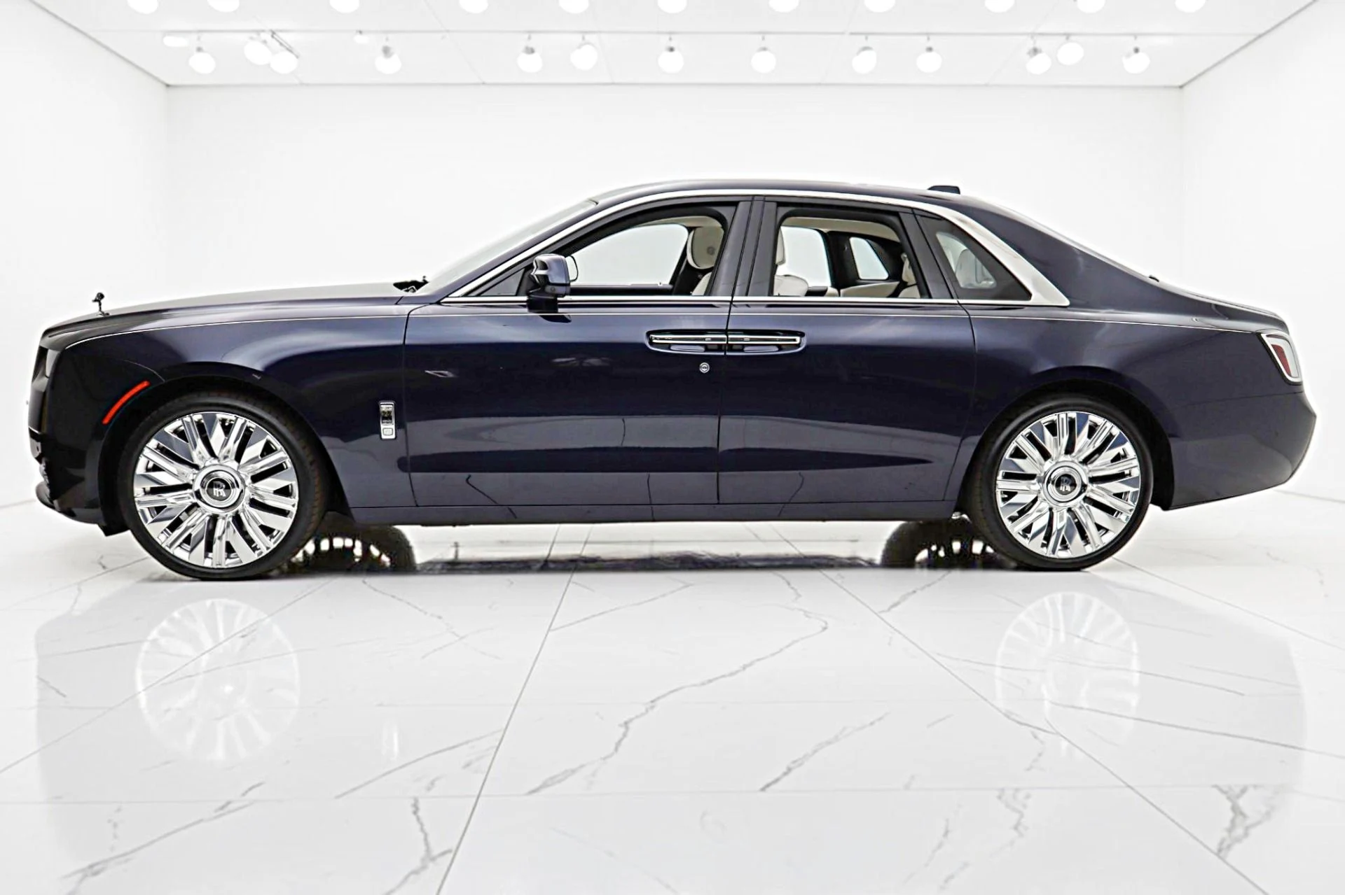 mph002_2665092746_New_2025_Rolls_Royce_Ghost_LEASE_OPTIONS_AVAILABLE_0fb14269fd