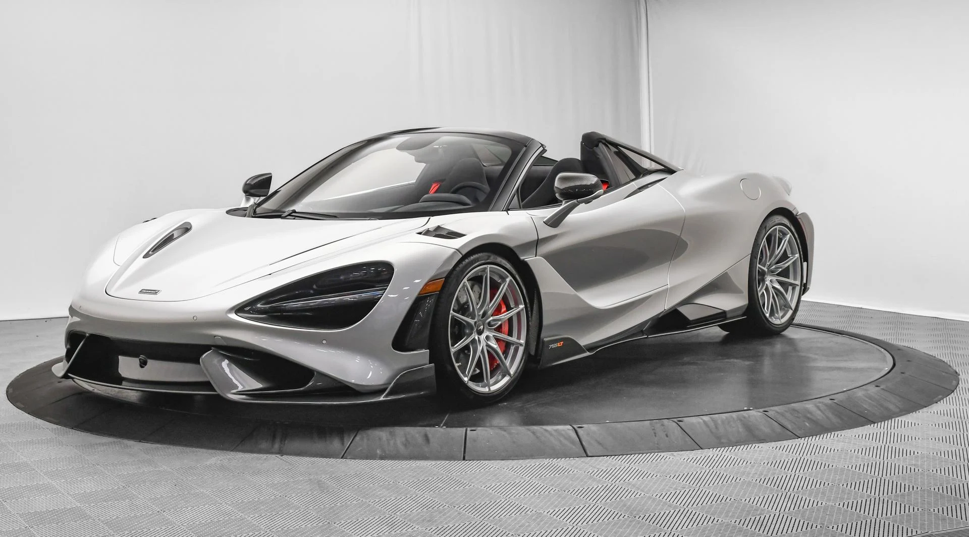mph002_2667761834_Used_2022_Mc_Laren_765_LT_1755763681_79d9102821