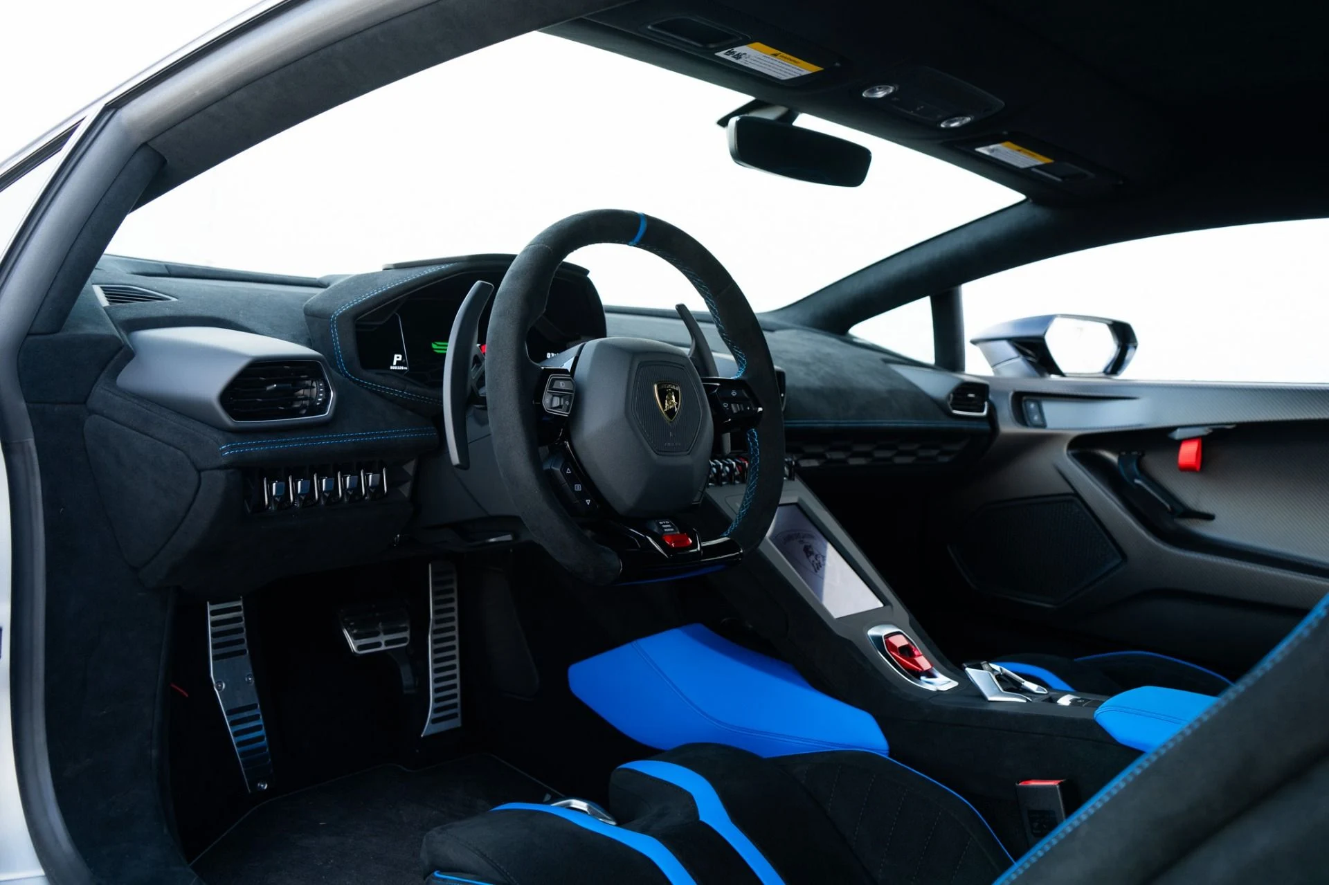 mph002_2670042446_Used_2023_Lamborghini_Huracan_STO_1760737861_d2a3f56208