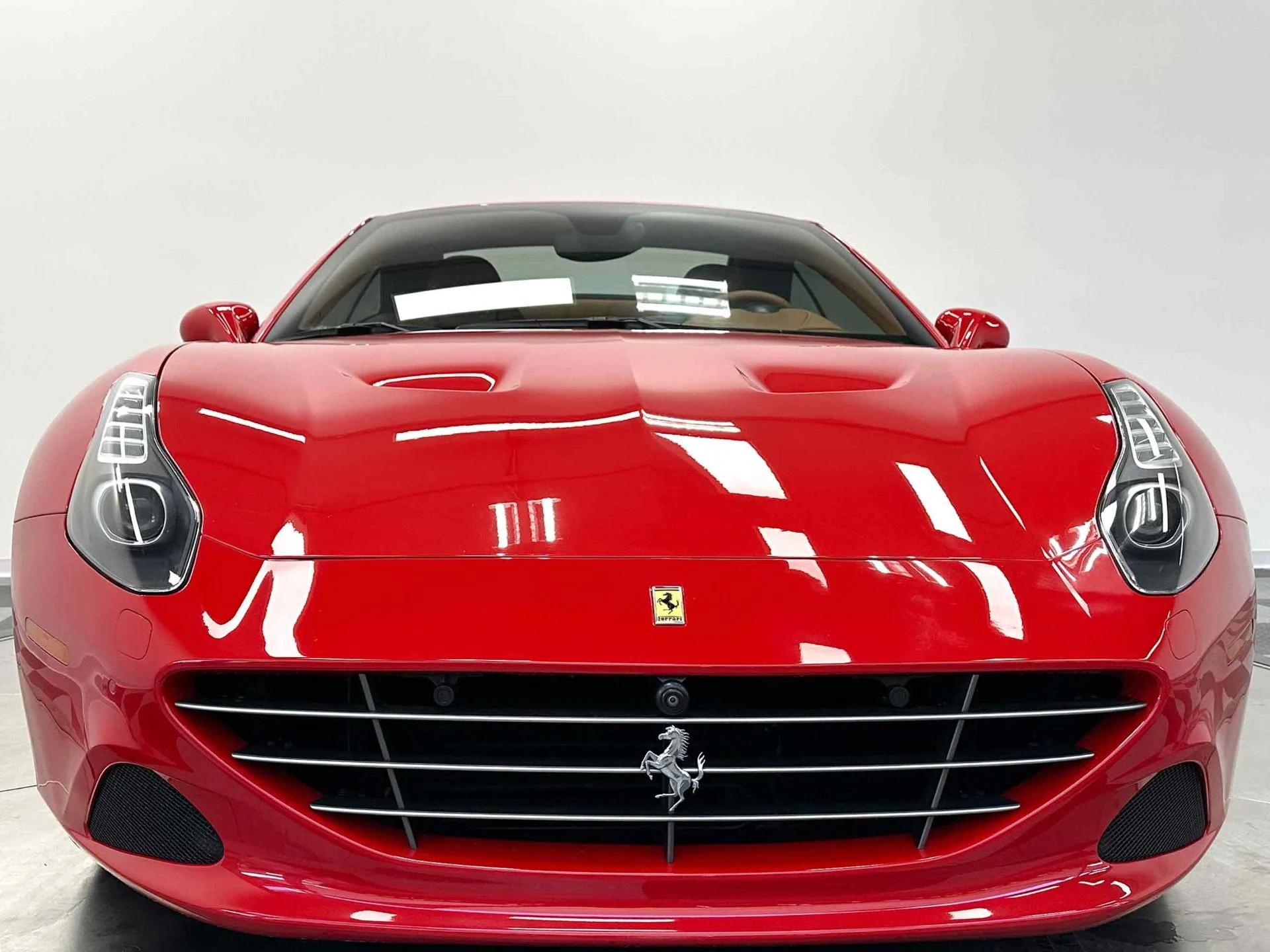 mph002_2672907207_Used_2017_Ferrari_California_T_Handling_Speciale_Extended_Cuoio_leather_1771366047_0cc8900c2b