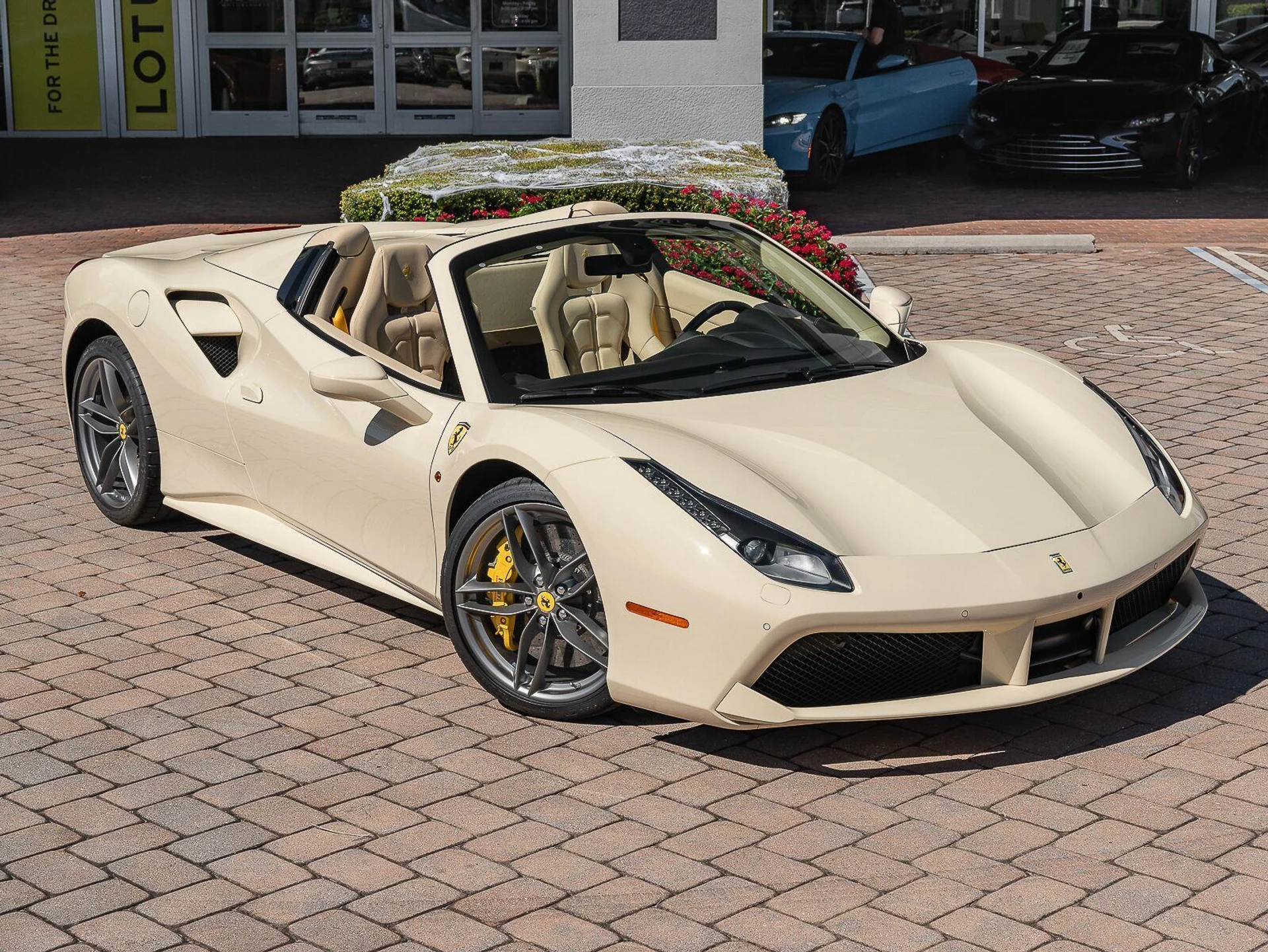 mph002_2673966220_Used_2016_ferrari_488_Spider_2dr_Conv_1785783808_2d0cd0ba8a