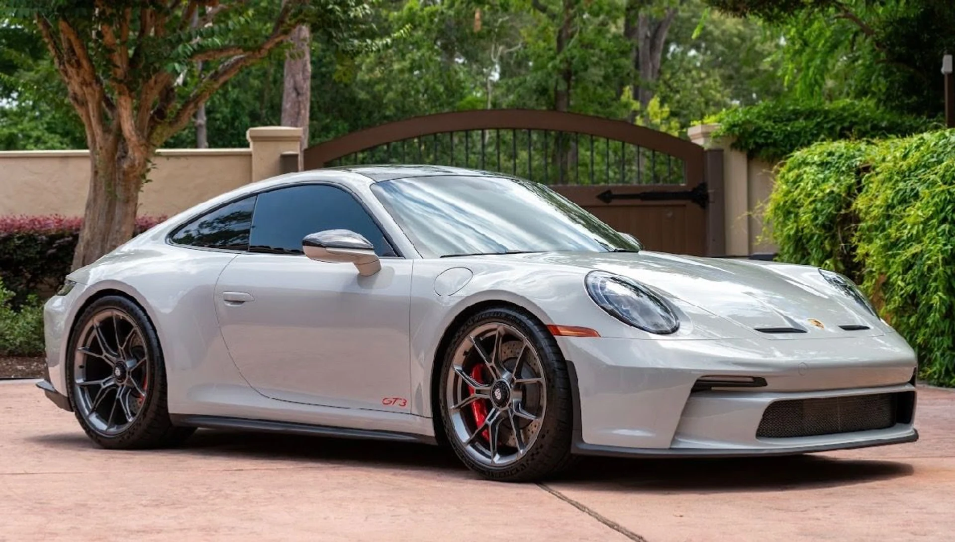 mph002_2677983025_Used_2023_Porsche_911_GT_3_Touring_1756326129_2e75947651