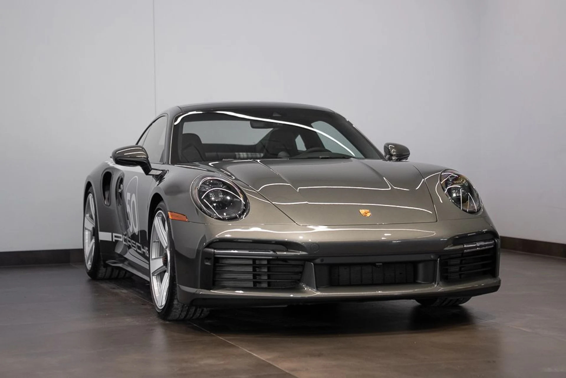 mph002_2682094899_porsche_911_2025_jpg_v_1774622497_f054a81e94