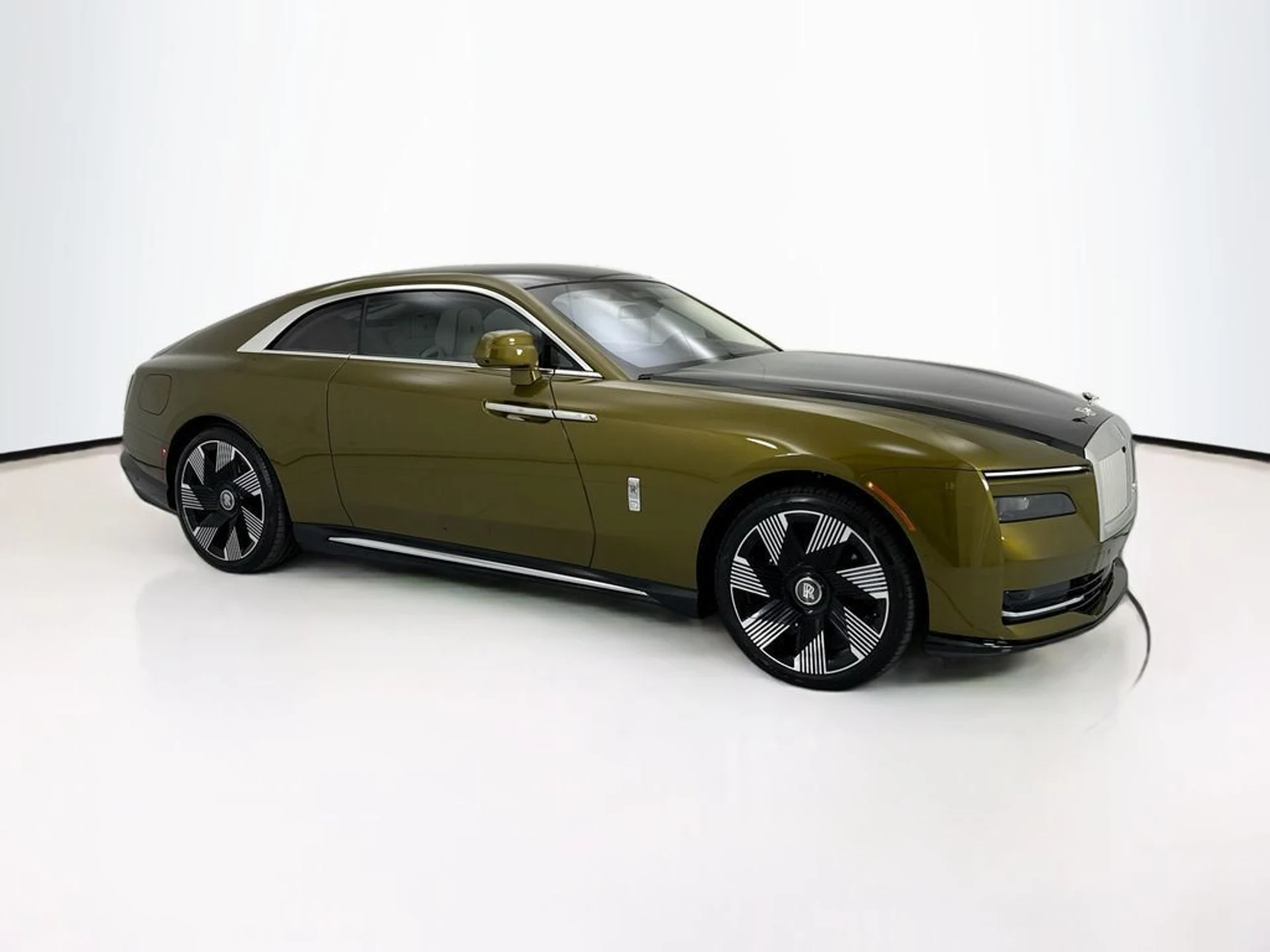mph002_2695905592_used_2026_rolls_royce_spectre_coupe_8119_23019329_3_1024_425d3a0325
