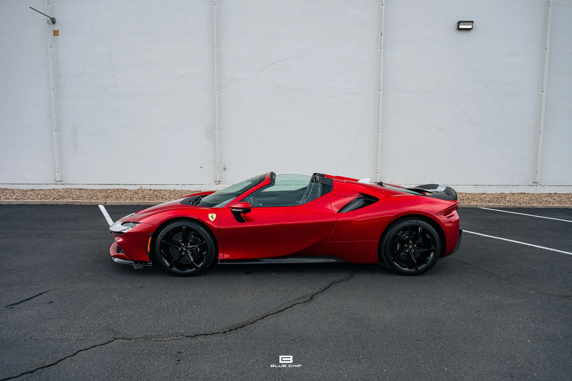 mph002_270727878_6a6a8569b49f94456a16b3a2_23796_202025_20_Ferrari_20_SF_90_20_Spider_20_Roso_20_Magma_03_a9b5c7259a